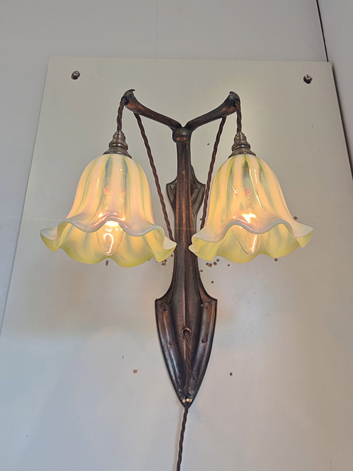 Style of Jesson Birkett & Co (Faulkner Bronze co.) | Twin-arm Arts & Crafts Wall Light | England c.1900 - Image 8