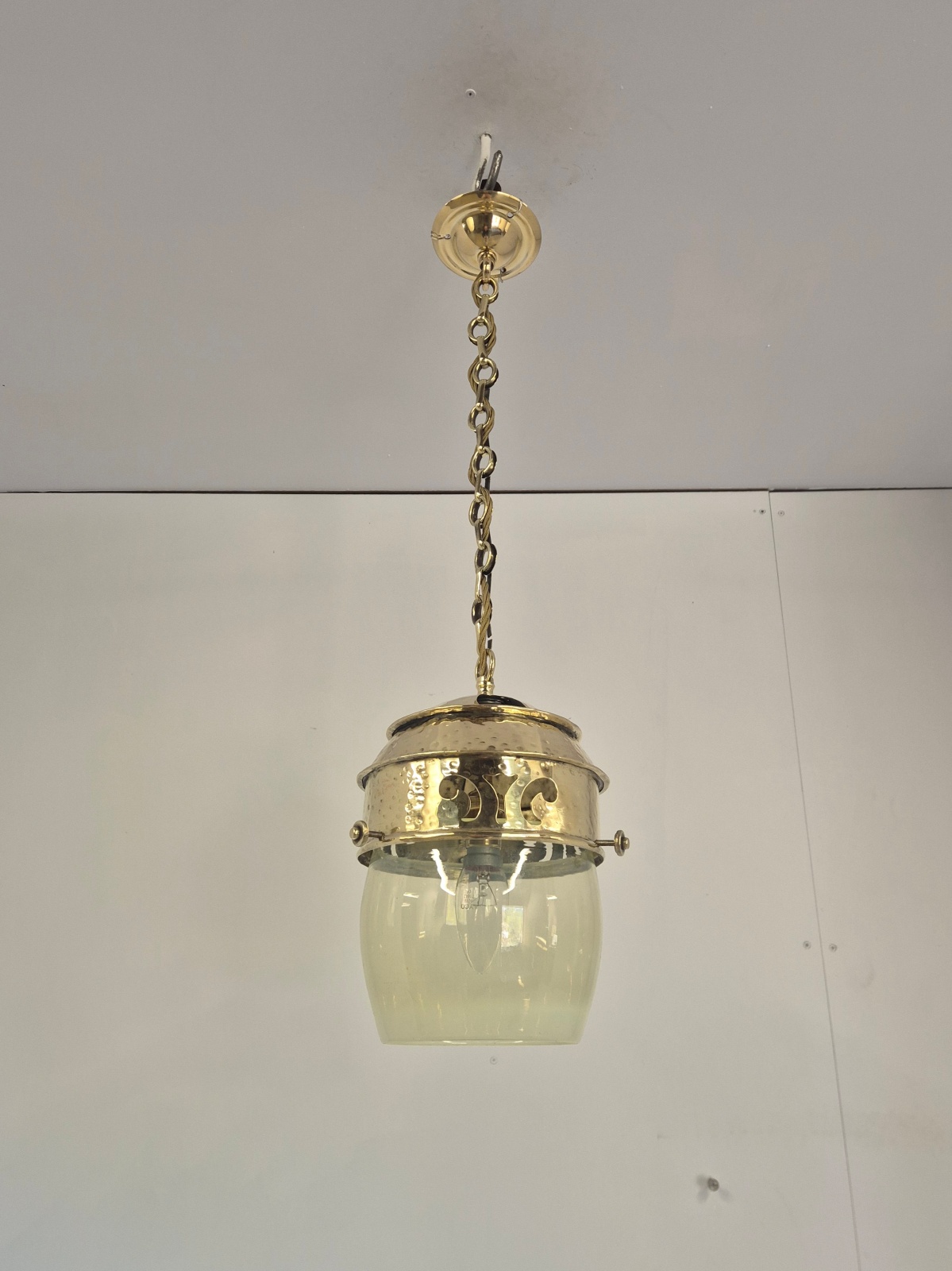 Unsigned | Small Bulbous Vaseline-glass Lantern | England c.1900 - Image 3