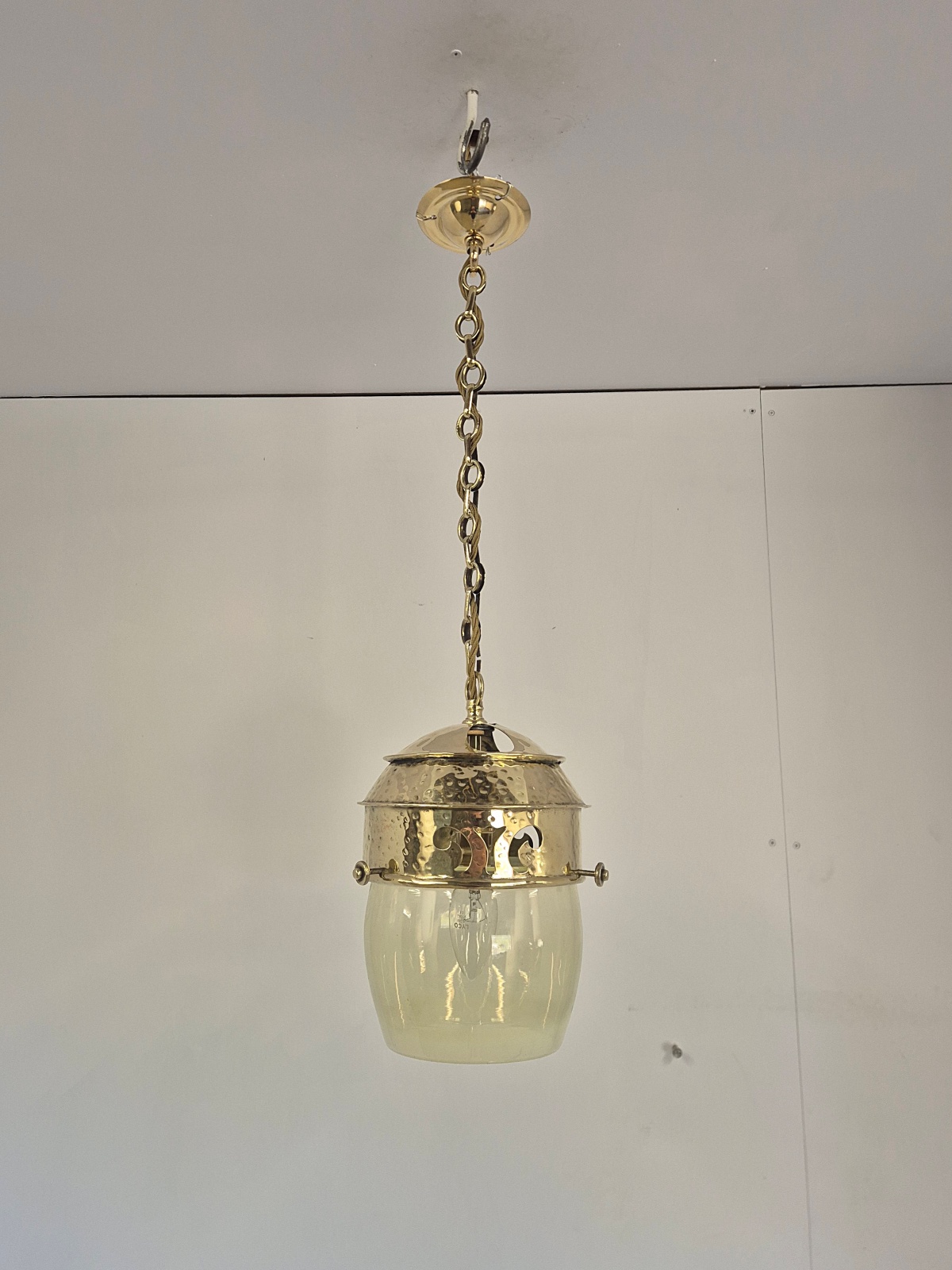 Unsigned | Small Bulbous Vaseline-glass Lantern | England c.1900 - Image 5
