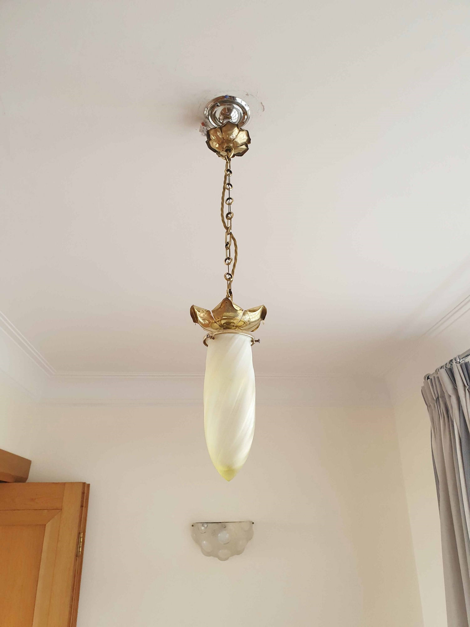 Stourbridge, Birmingham | 2 Similar Arts & Crafts Vaseline-glass Pendants | England c.1905 - Image 2