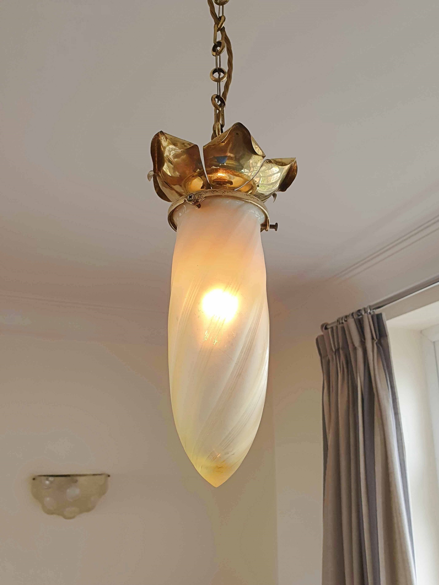 Stourbridge, Birmingham | 2 Similar Arts & Crafts Vaseline-glass Pendants | England c.1905 - Image 5