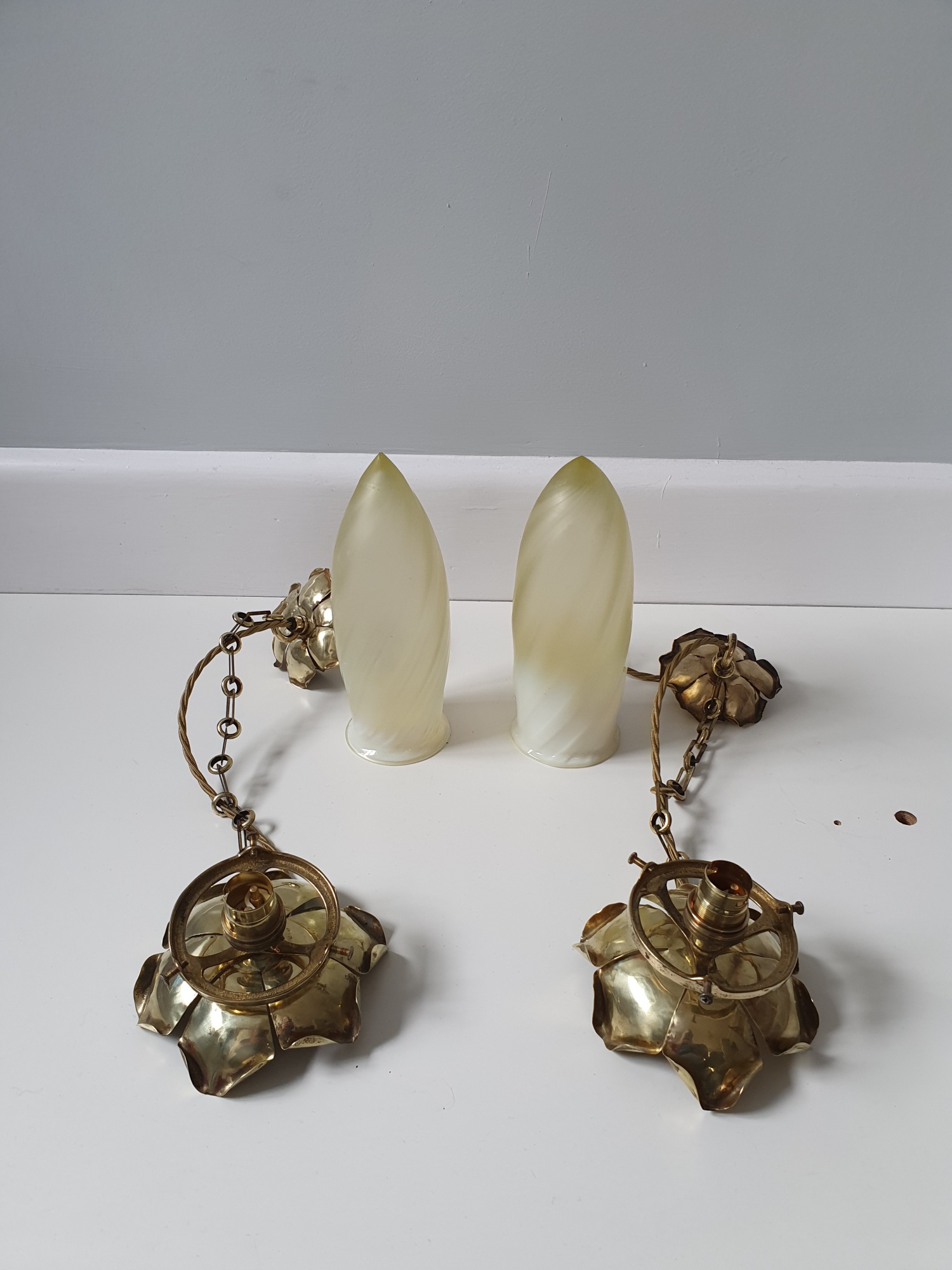 Stourbridge, Birmingham | 2 Similar Arts & Crafts Vaseline-glass Pendants | England c.1905 - Image 9