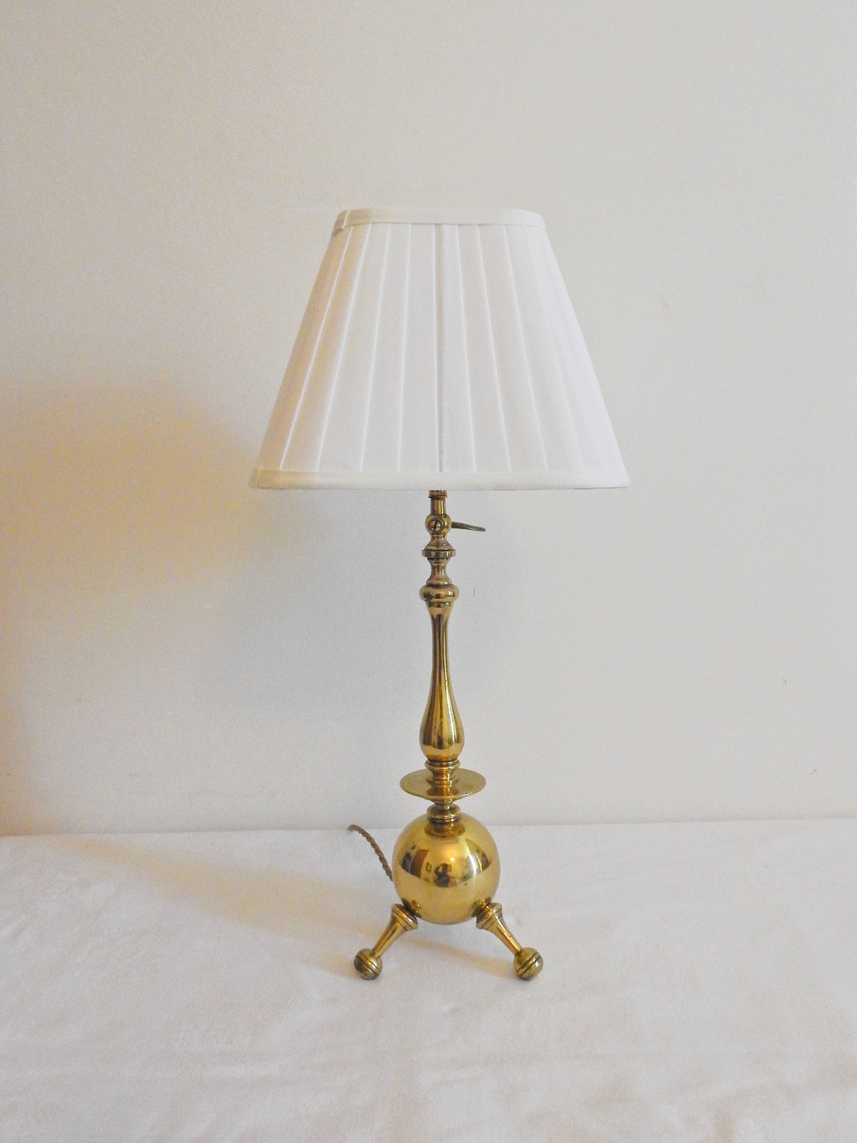 Unsigned | Cast Brass "Gas" Table Lamp | England c.1895 | SOLD - Image 2