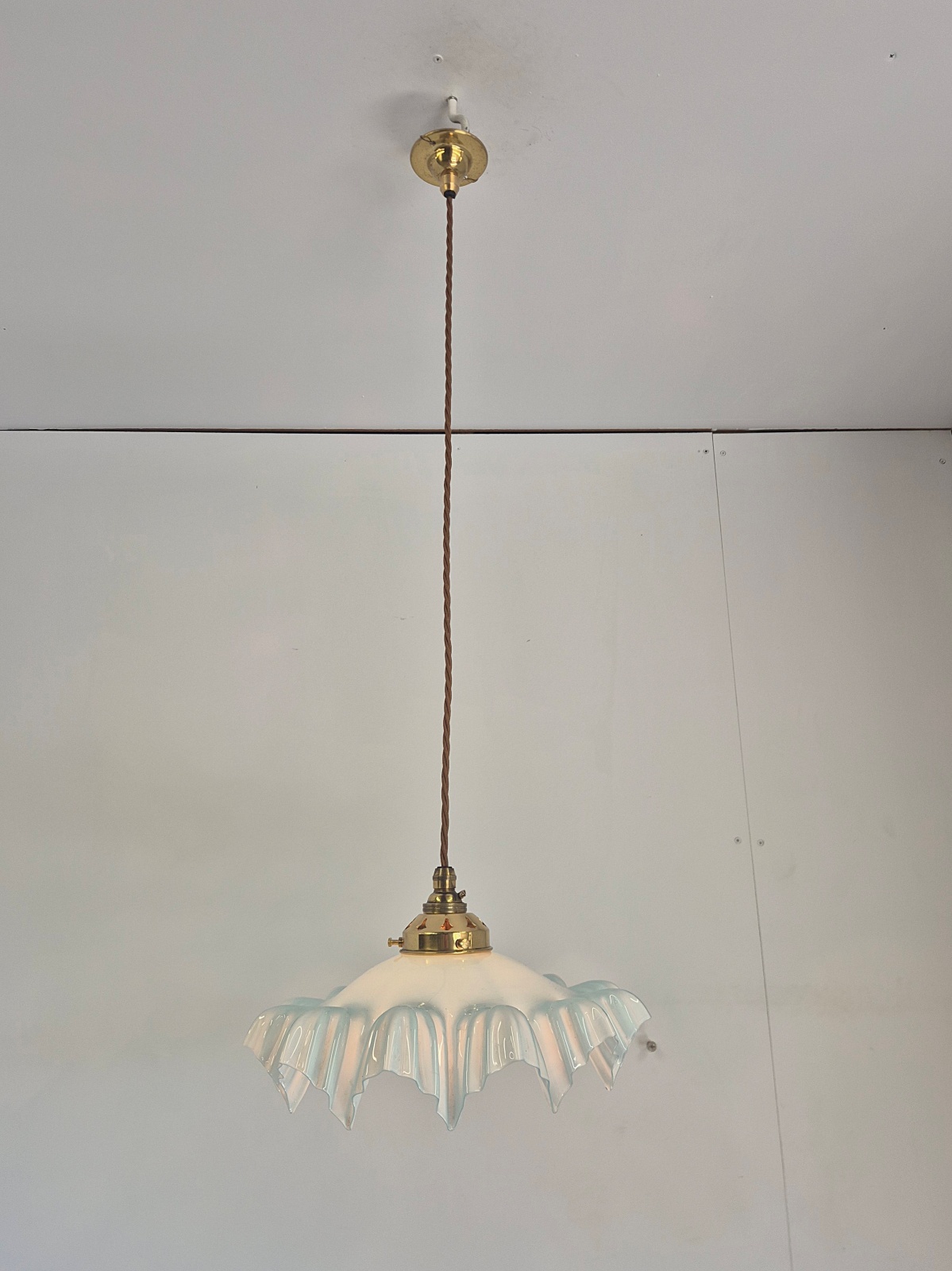 Unsigned | Large Opalescent 'Coolie' Pendant | France c.1920-25 - Image 2