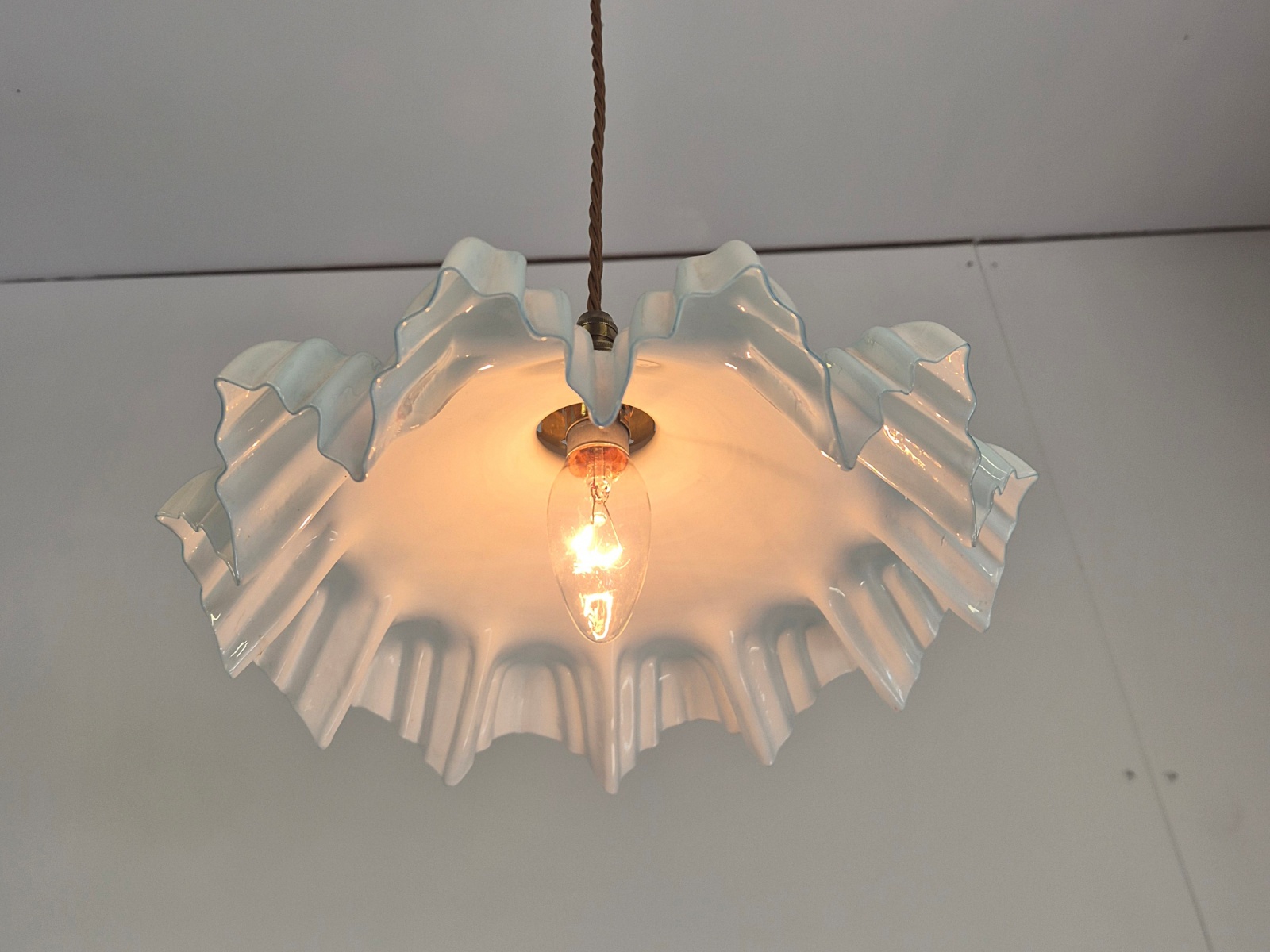 Unsigned | Large Opalescent 'Coolie' Pendant | France c.1920-25 - Image 6