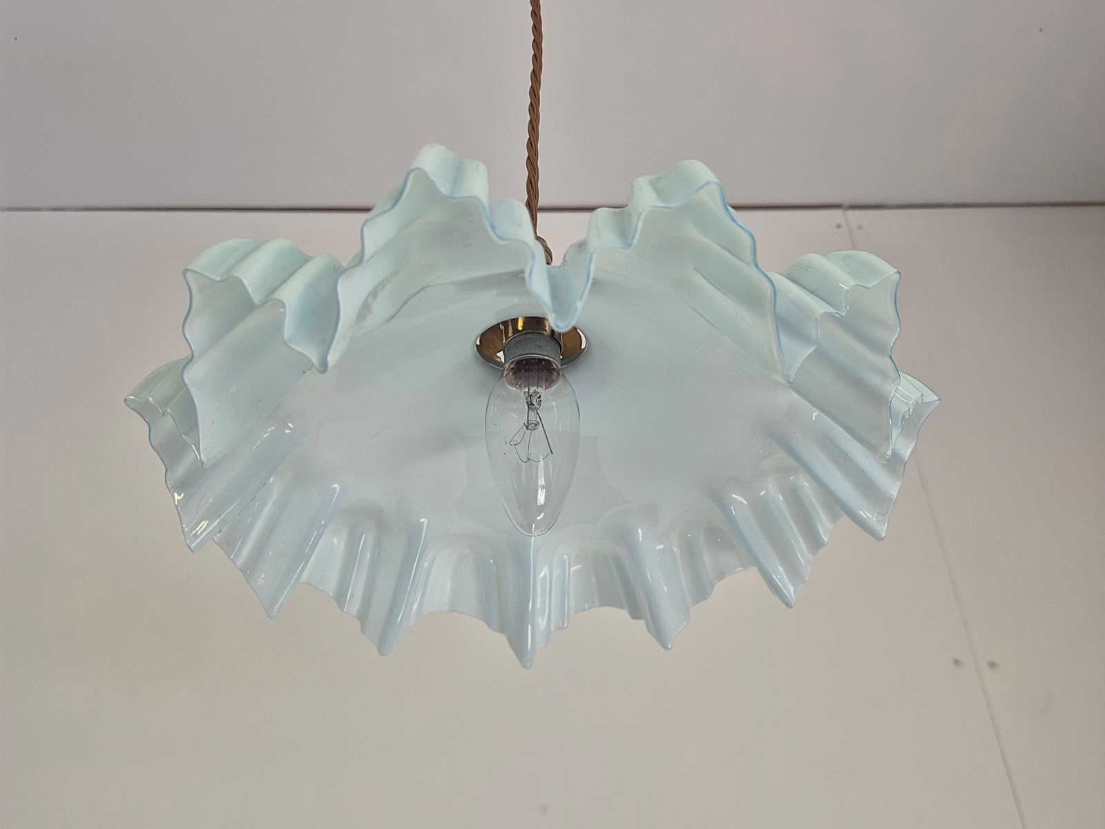 Unsigned | Large Opalescent 'Coolie' Pendant | France c.1920-25 - Image 7