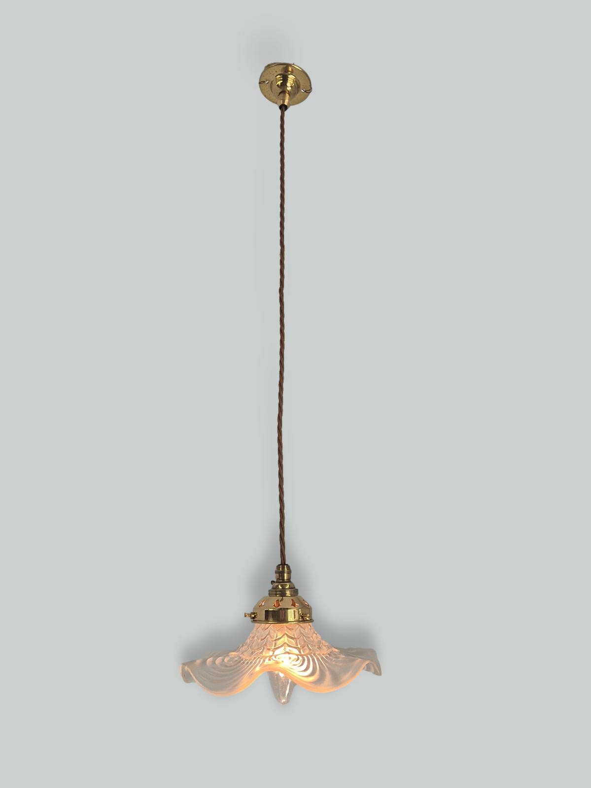 Unsigned | Smal Pearlescent 'Coolie' Pendant | France c.1920-25
