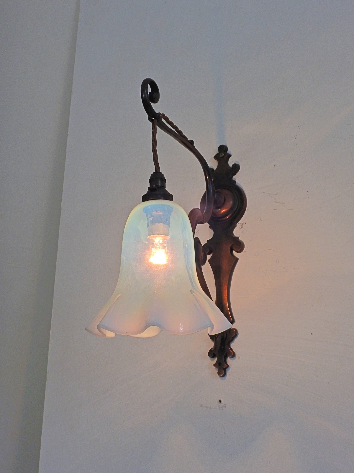 Unsigned | 2 Art Nouveau Oxidised-Copper Wall Lights | England c.1905 | SOLD - Image 3