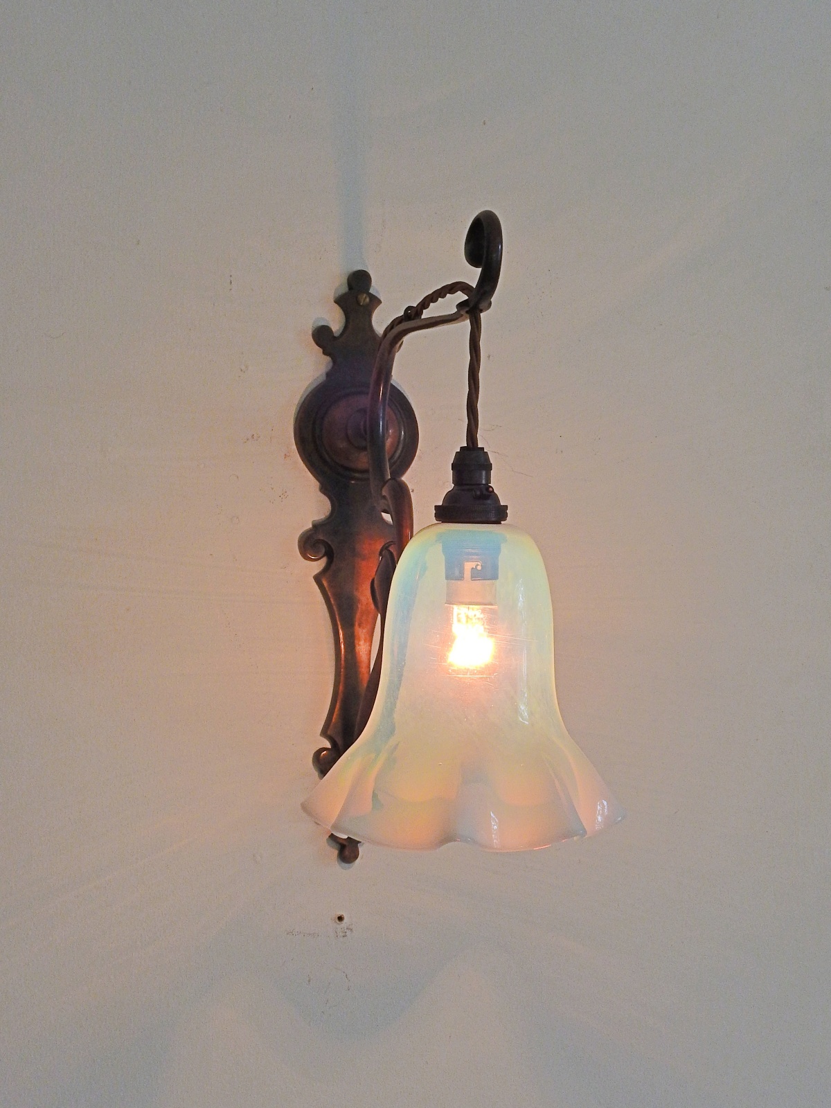 Unsigned | 2 Art Nouveau Oxidised-Copper Wall Lights | England c.1905 | SOLD - Image 4