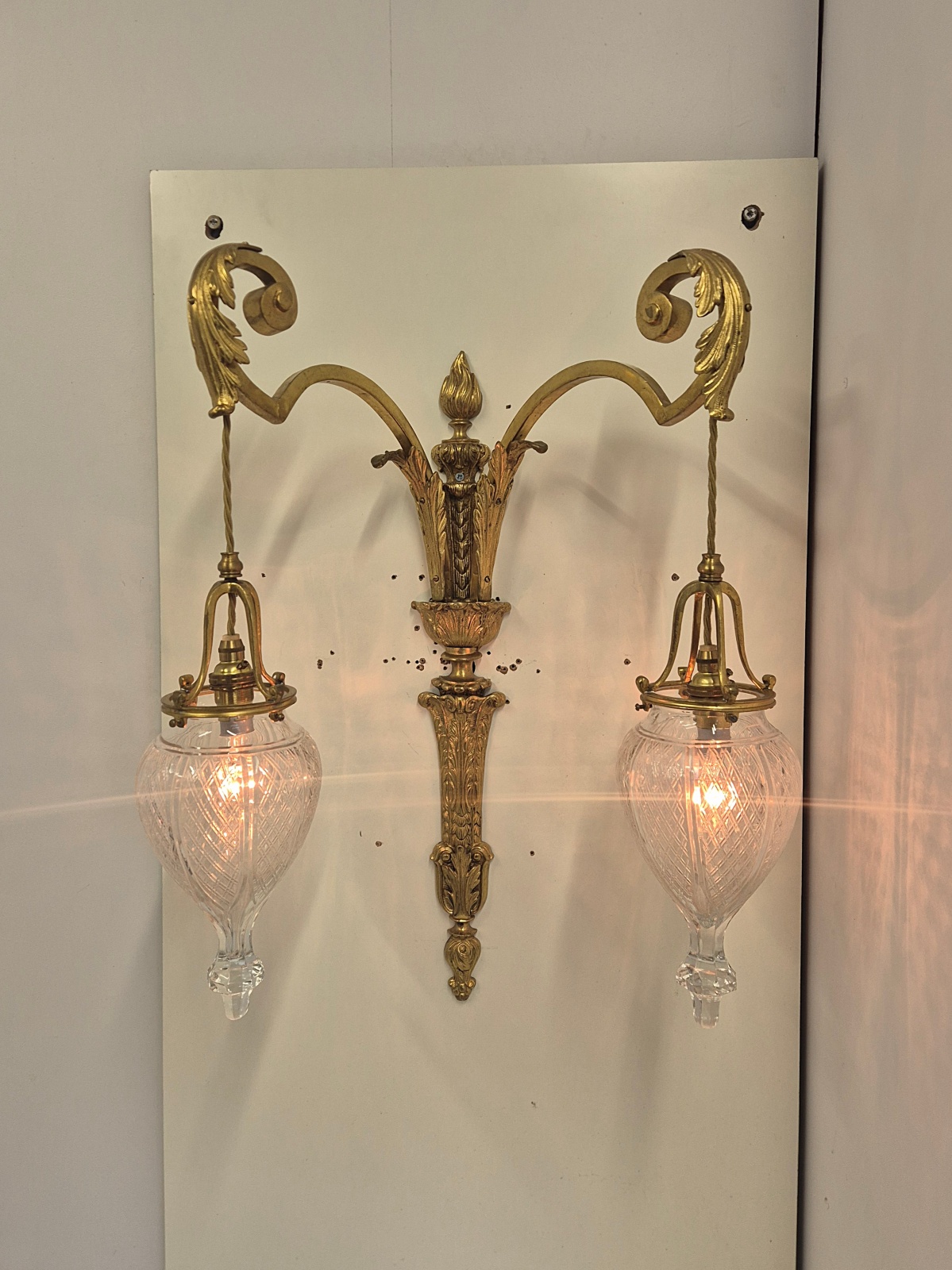 Attributed F & C Osler, Birmingham | 2 Monumental Louis XVI Style Twin-Arm Appliques | England c.1900-10 - Image 2
