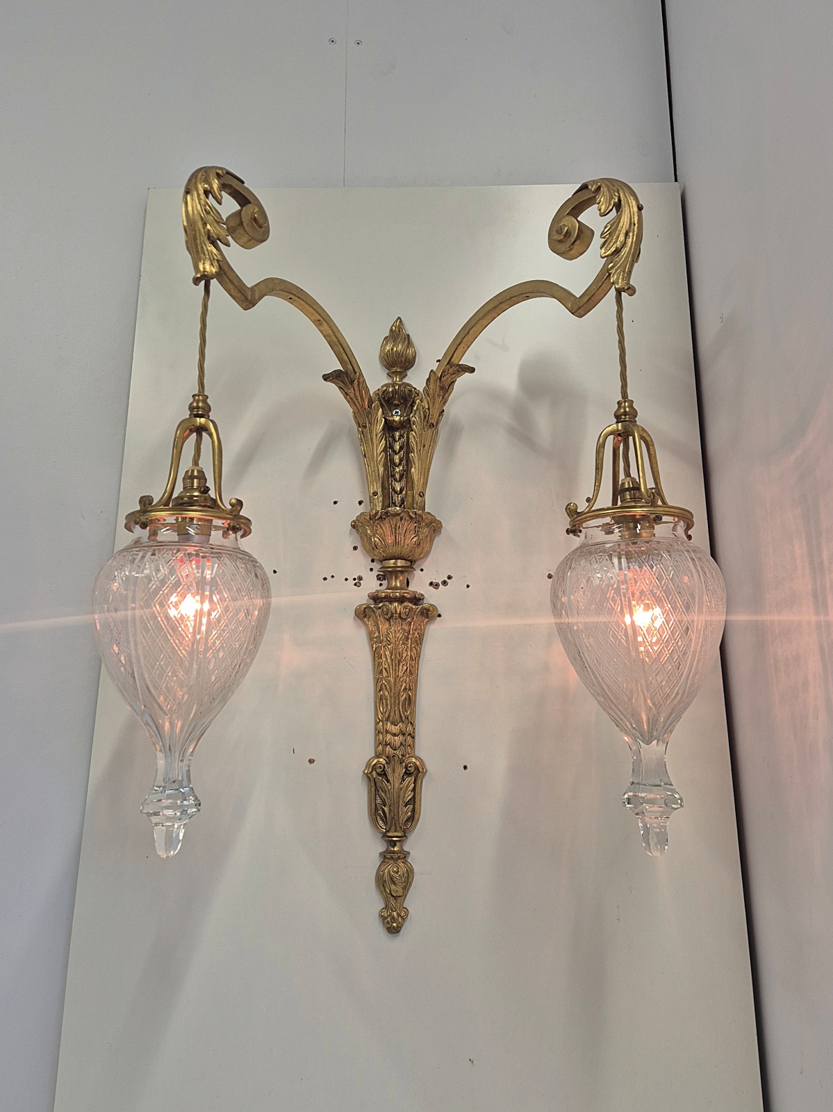 Attributed F & C Osler, Birmingham | 2 Monumental Louis XVI Style Twin-Arm Appliques | England c.1900-10 - Image 4