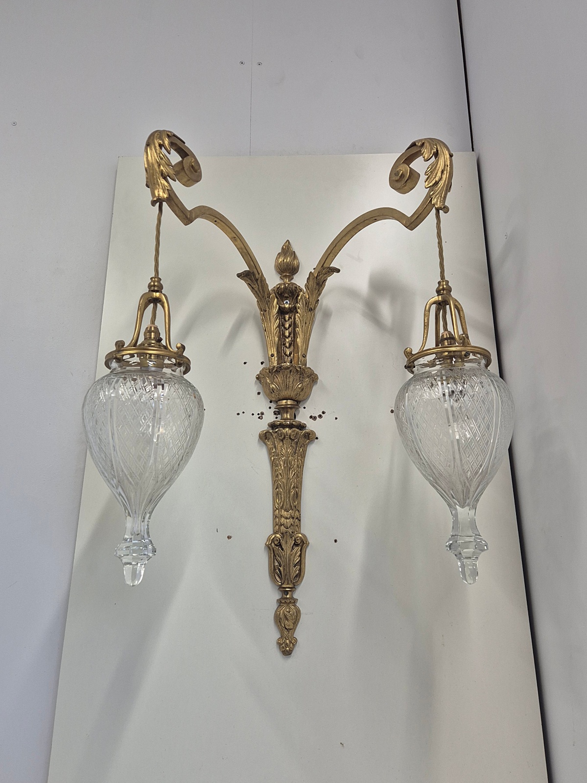 Attributed F & C Osler, Birmingham | 2 Monumental Louis XVI Style Twin-Arm Appliques | England c.1900-10 - Image 5