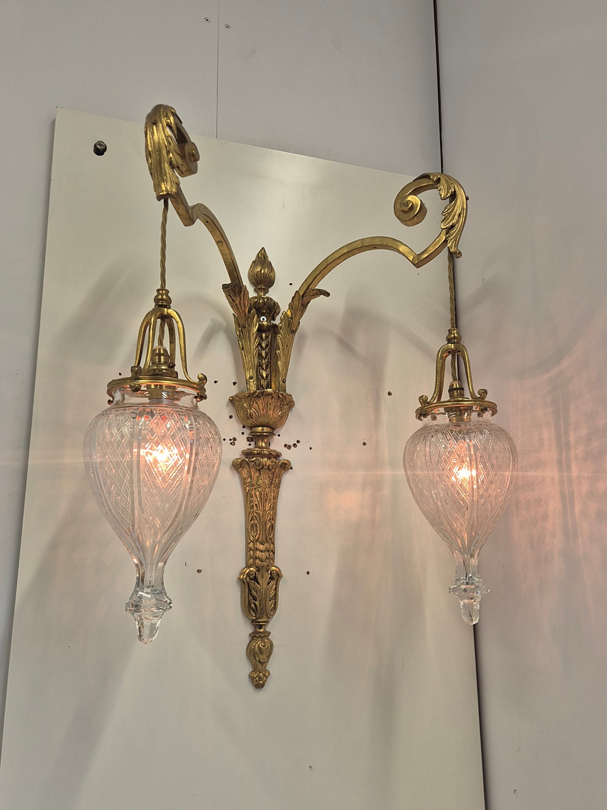 Attributed F & C Osler, Birmingham | 2 Monumental Louis XVI Style Twin-Arm Appliques | England c.1900-10 - Image 6
