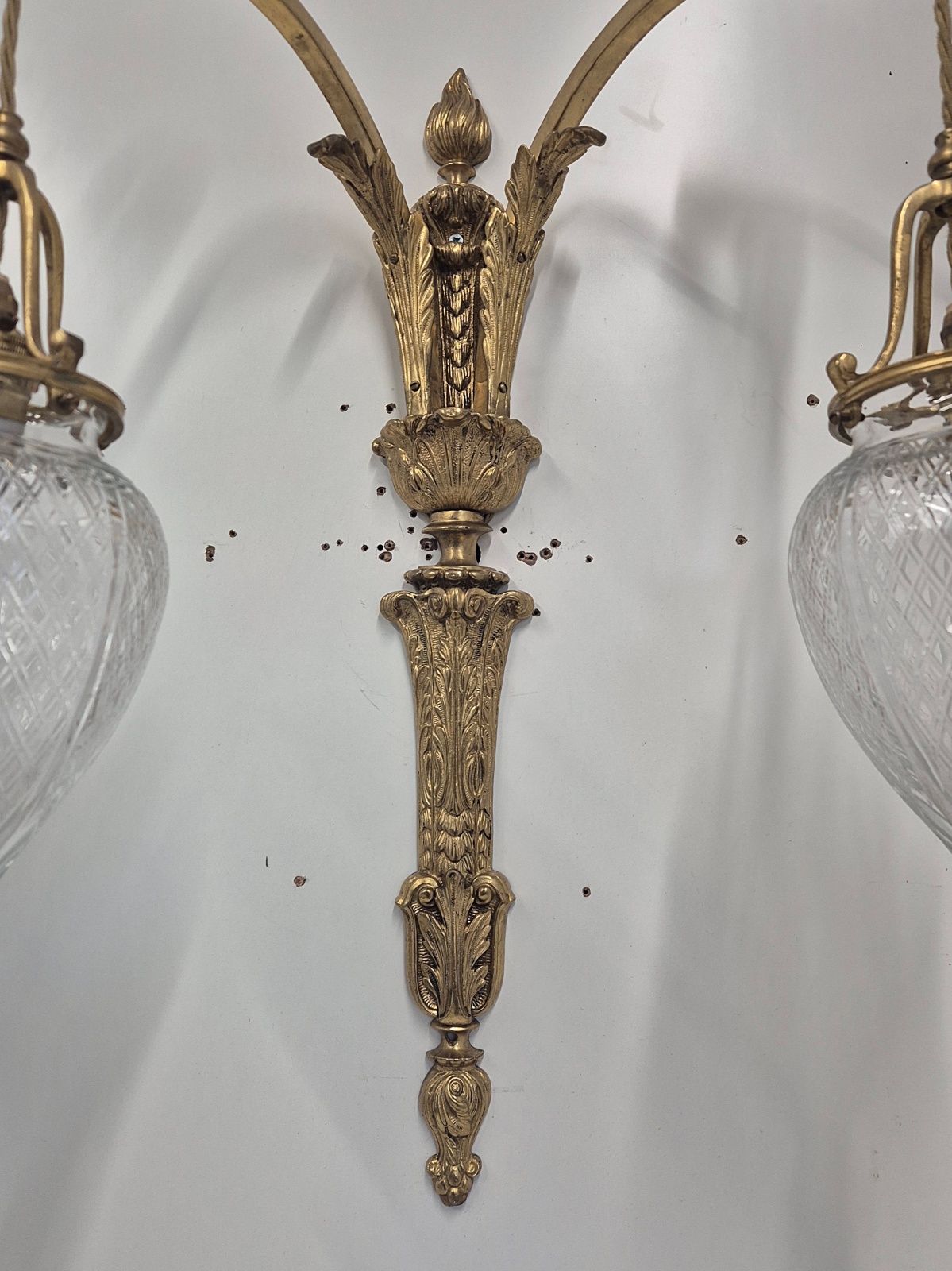 Attributed F & C Osler, Birmingham | 2 Monumental Louis XVI Style Twin-Arm Appliques | England c.1900-10 - Image 9