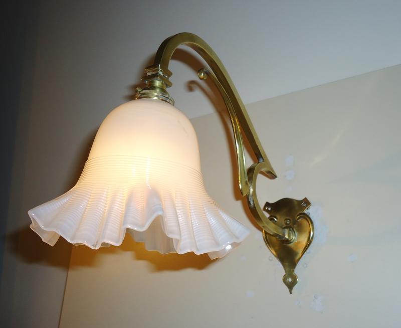 The General Electric Company (G.E.C) | 2 Cast-Brass Wall Lights | England Early c.20th | SOLD - Image 3