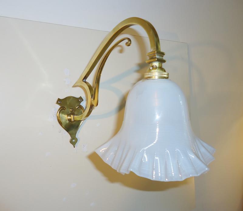 The General Electric Company (G.E.C) | 2 Cast-Brass Wall Lights | England Early c.20th | SOLD - Image 2
