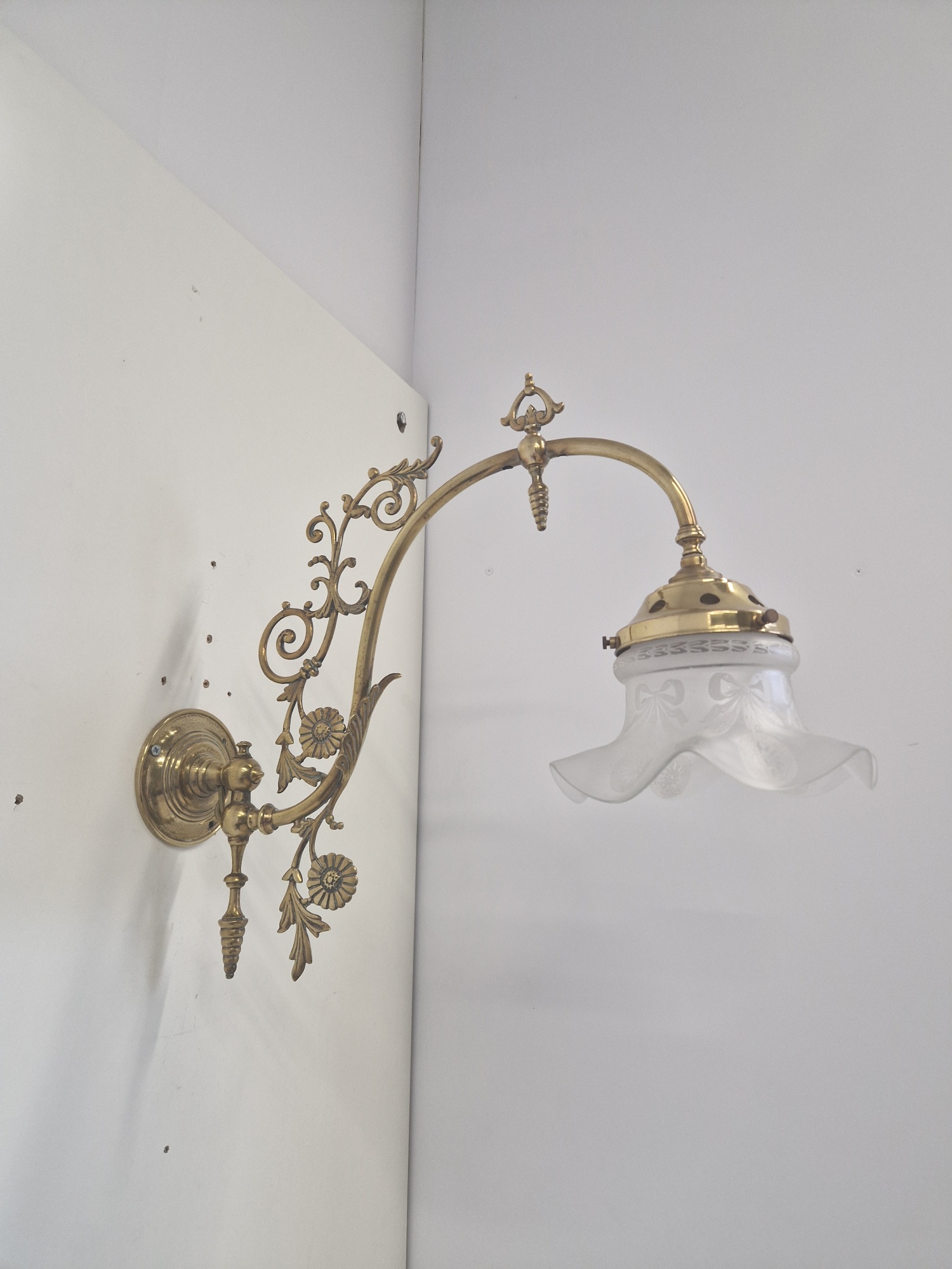 Unsigned | 2 Victorian Converted Gas Wall Lights | England c.1895 | SOLD - Image 5