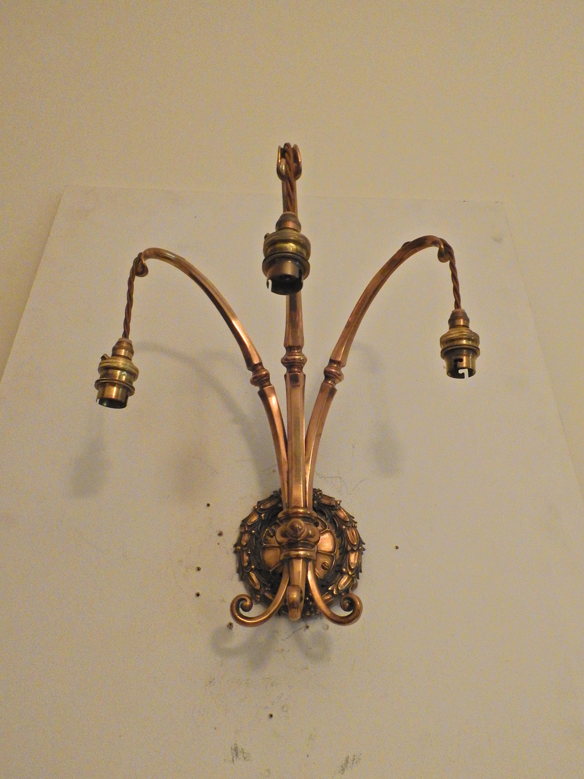 Attributed F & C Osler | 2 Triple-Arm Wall Appliques | England c.1905 - Image 4