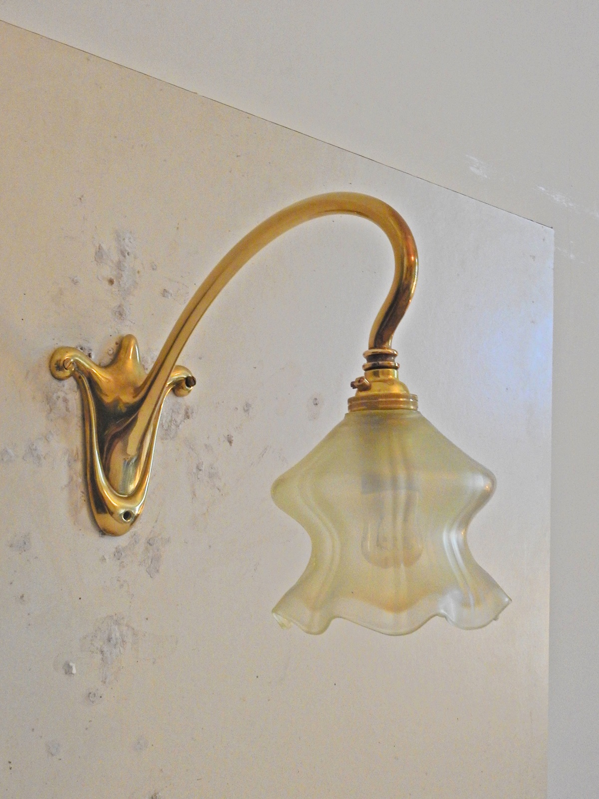 Unsigned | 2 Art Nouveau Wall Lights | England c.1905 | SOLD - Image 2