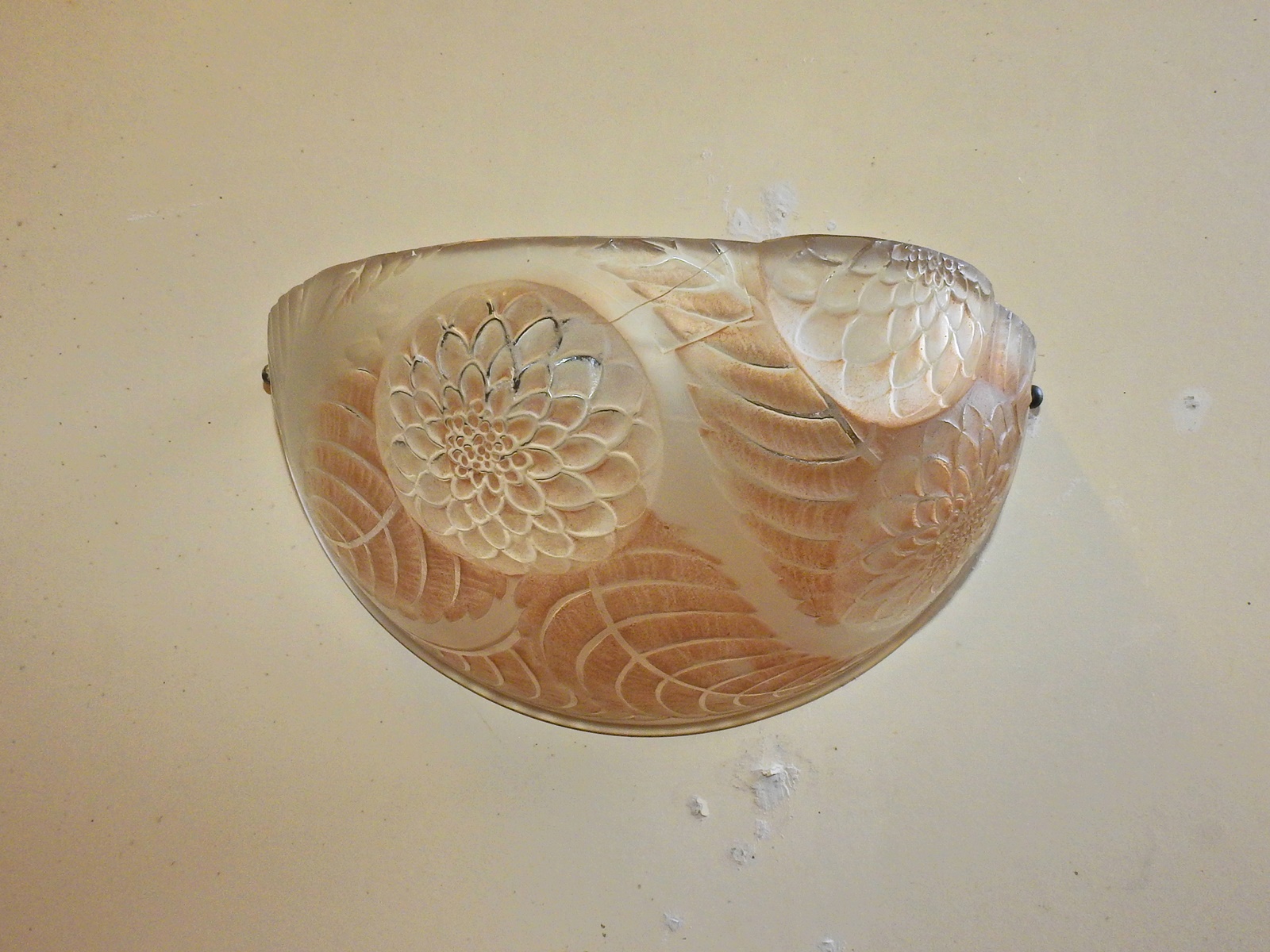 René Lalique | "Dahlia" Wall Light | France c.1930 | SOLD - Image 2