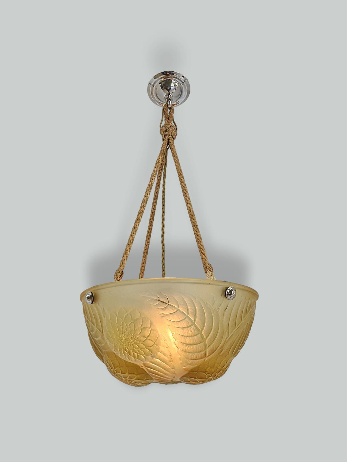 René Lalique | Caramel "Dahlia" Art Deco Plafonnier | France c.1925