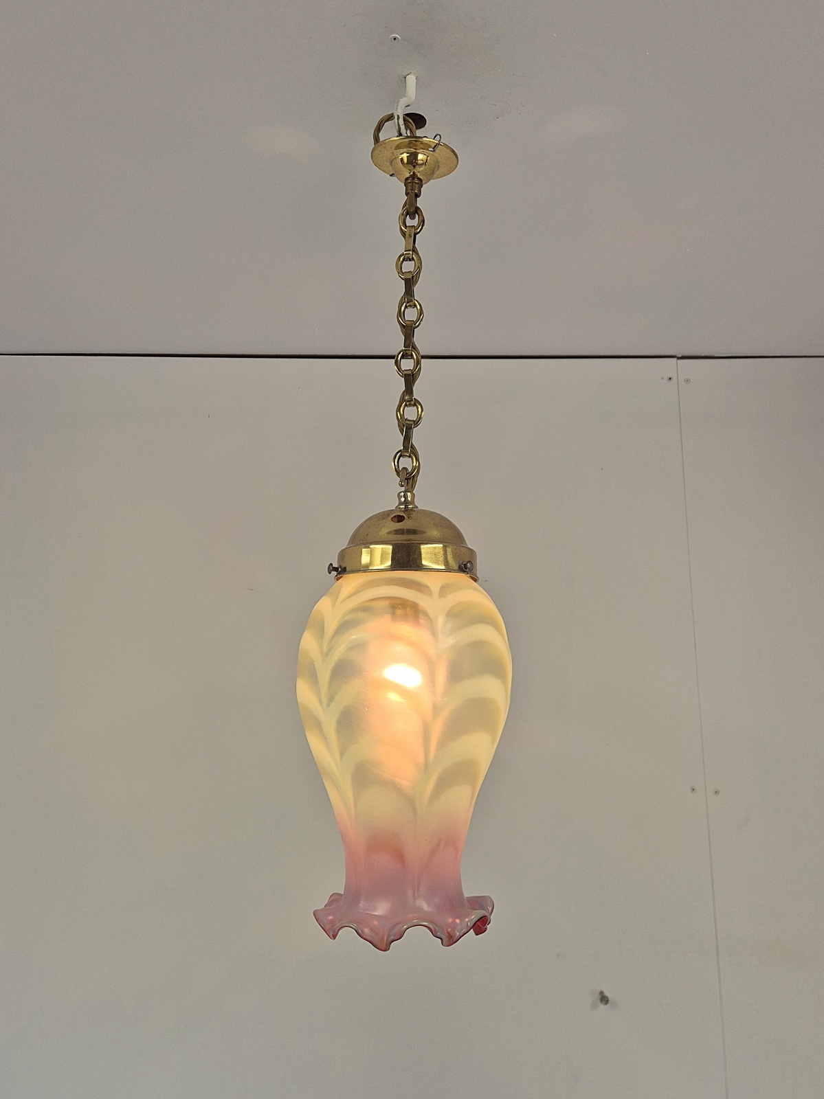 Attributed Thomas Webb & Sons | Impressive Vaseline-glass Art Nouveau Pendant | England c.1900-10 - Image 2