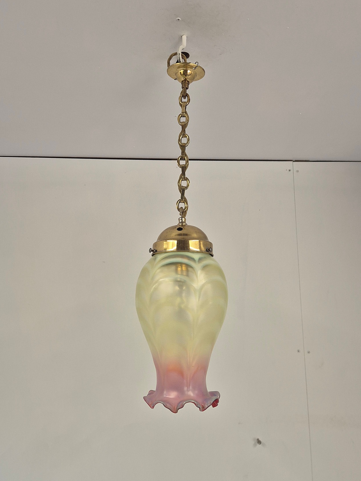 Attributed Thomas Webb & Sons | Impressive Vaseline-glass Art Nouveau Pendant | England c.1900-10 - Image 3