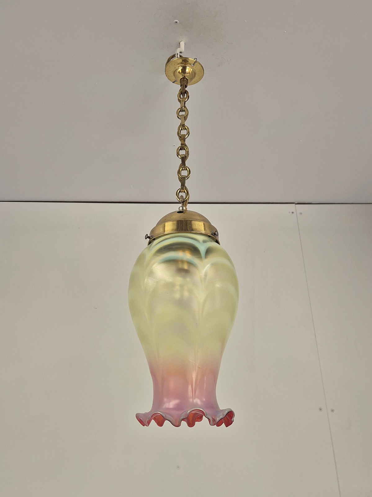 Attributed Thomas Webb & Sons | Impressive Vaseline-glass Art Nouveau Pendant | England c.1900-10 - Image 5