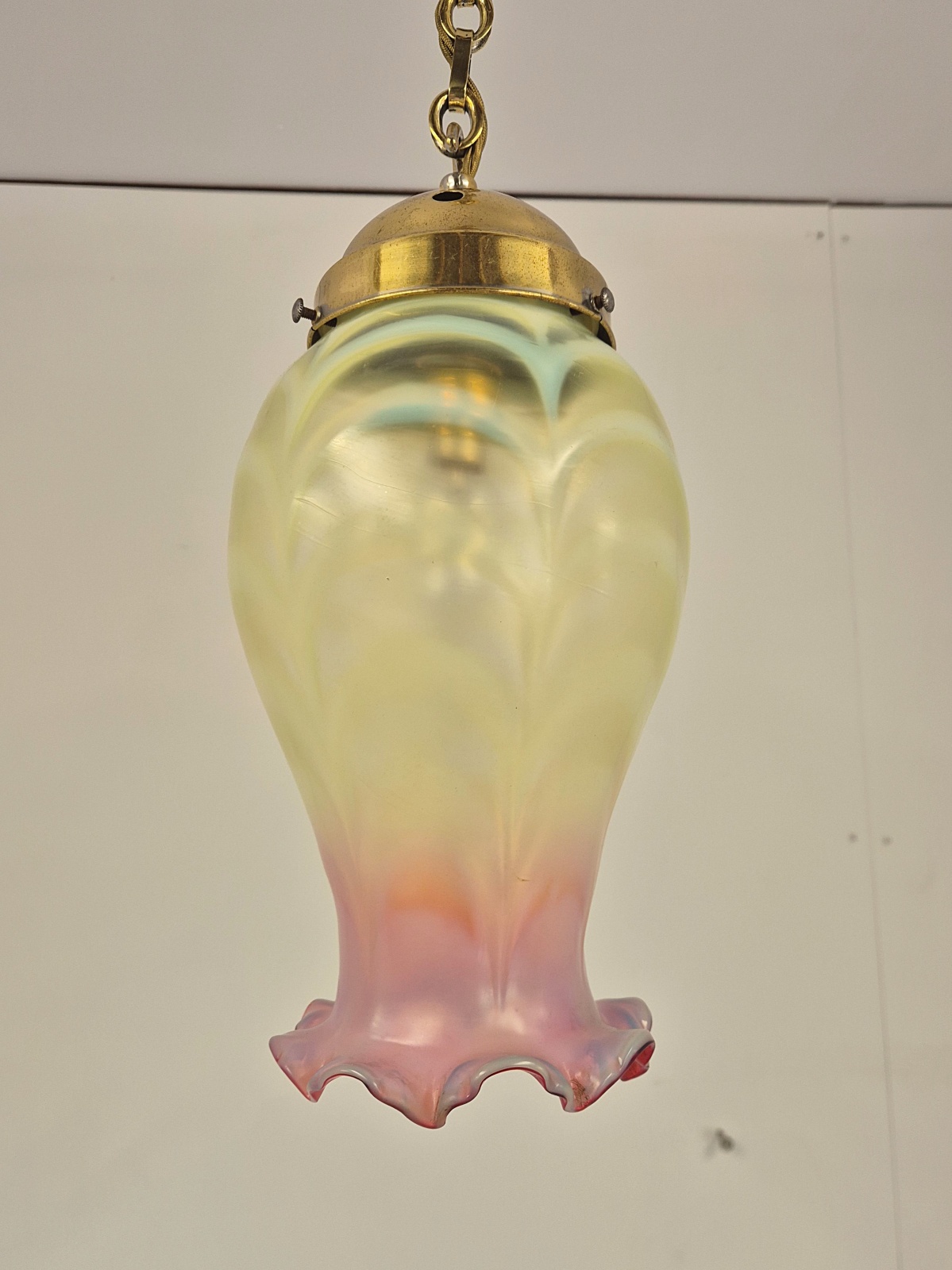 Attributed Thomas Webb & Sons | Impressive Vaseline-glass Art Nouveau Pendant | England c.1900-10 - Image 7