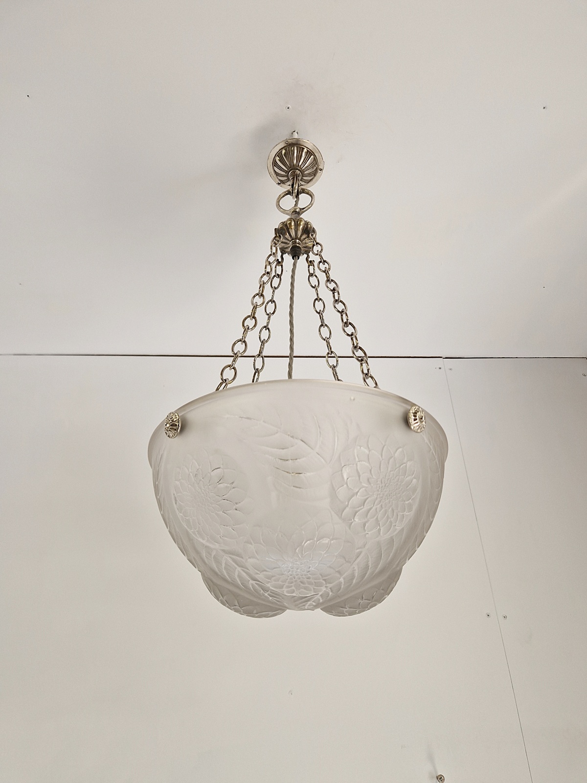 René Lalique | 2 "Dahlia" Frosted-glass Plafonniers | France c.1930 - Image 5