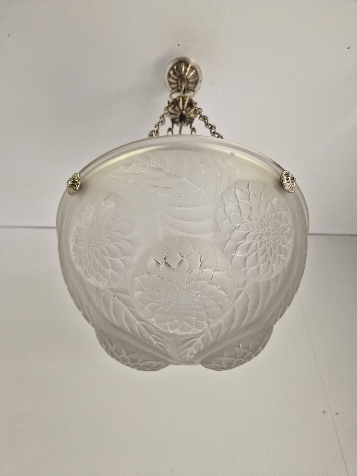 René Lalique | 2 "Dahlia" Frosted-glass Plafonniers | France c.1930 - Image 7