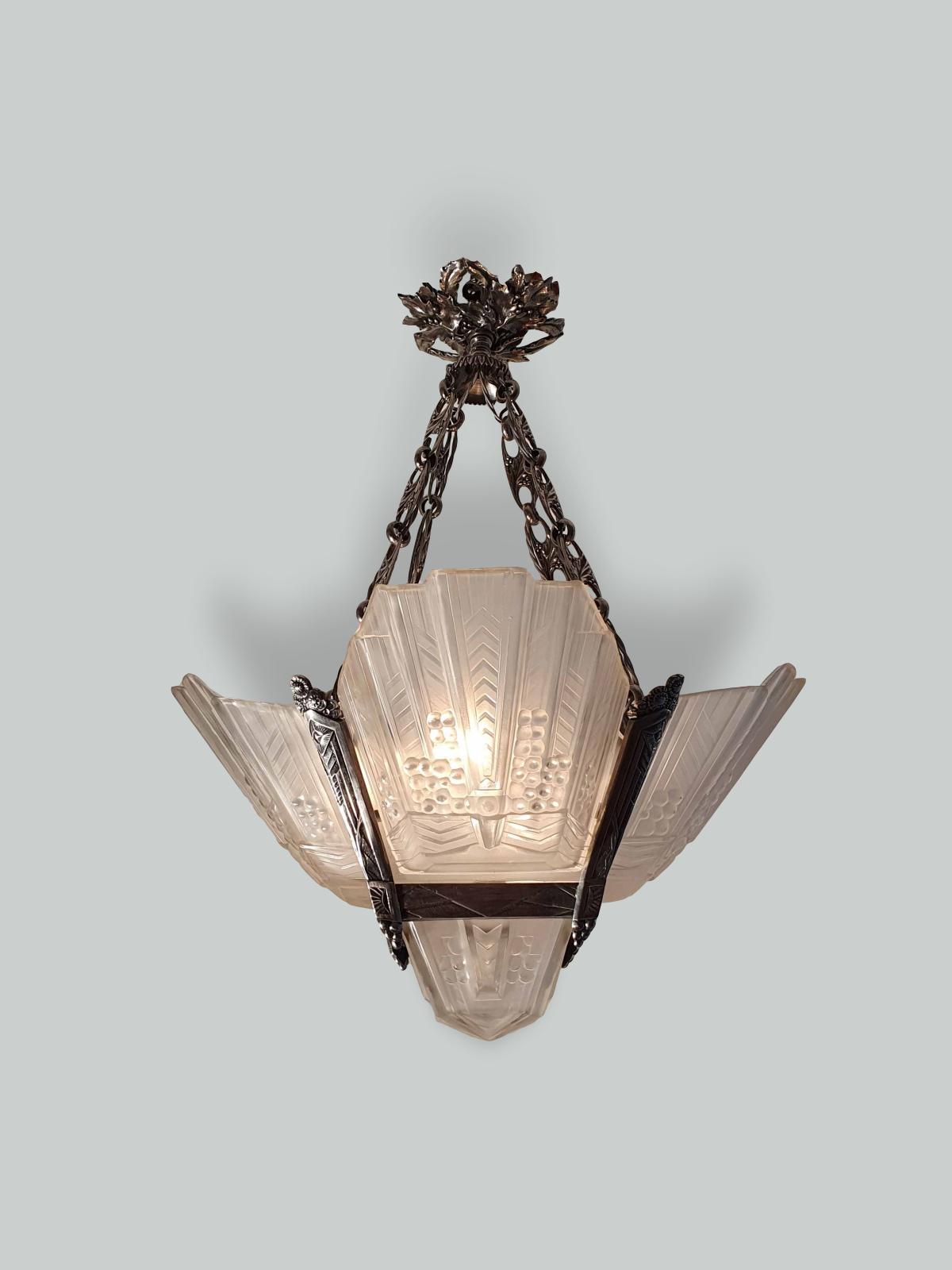 Etablissement Jean Gauthier (E.J.G) | Art Deco Chandelier | France c.1930