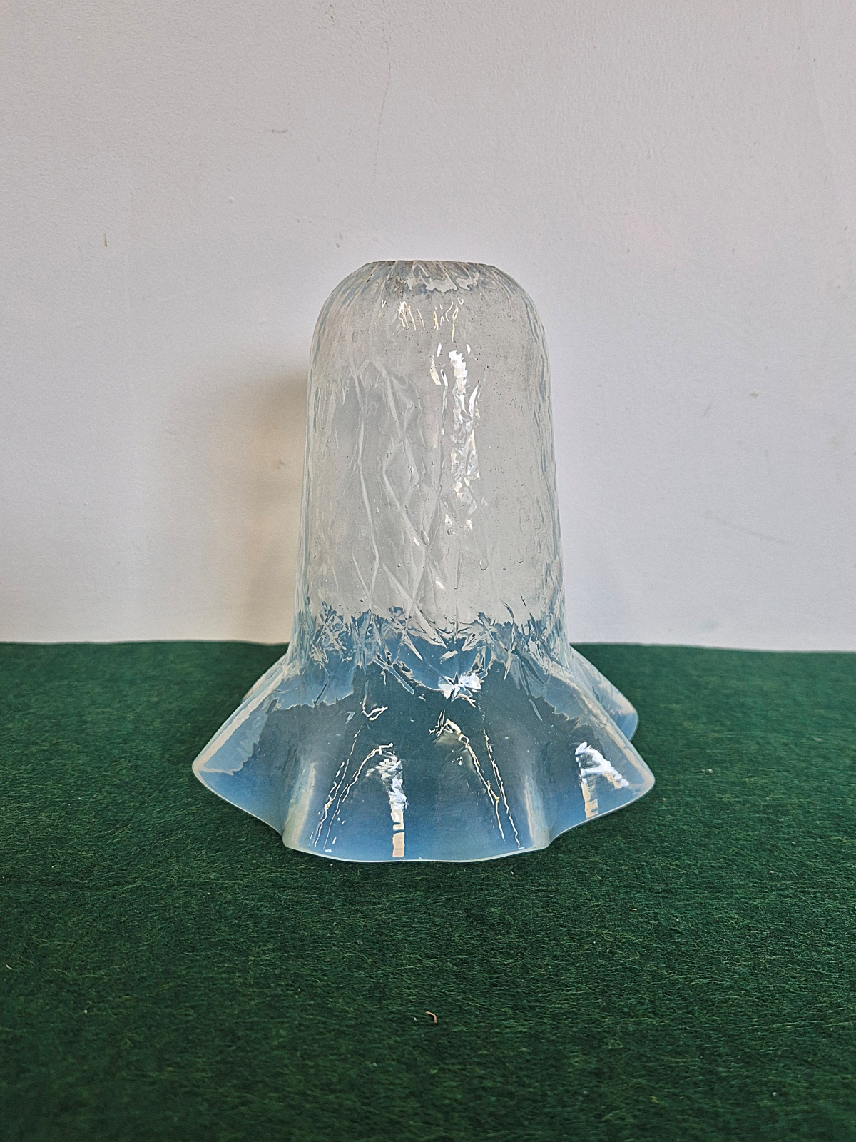 Unsigned | Opalescent "Bell" Lampshade | England c.1900