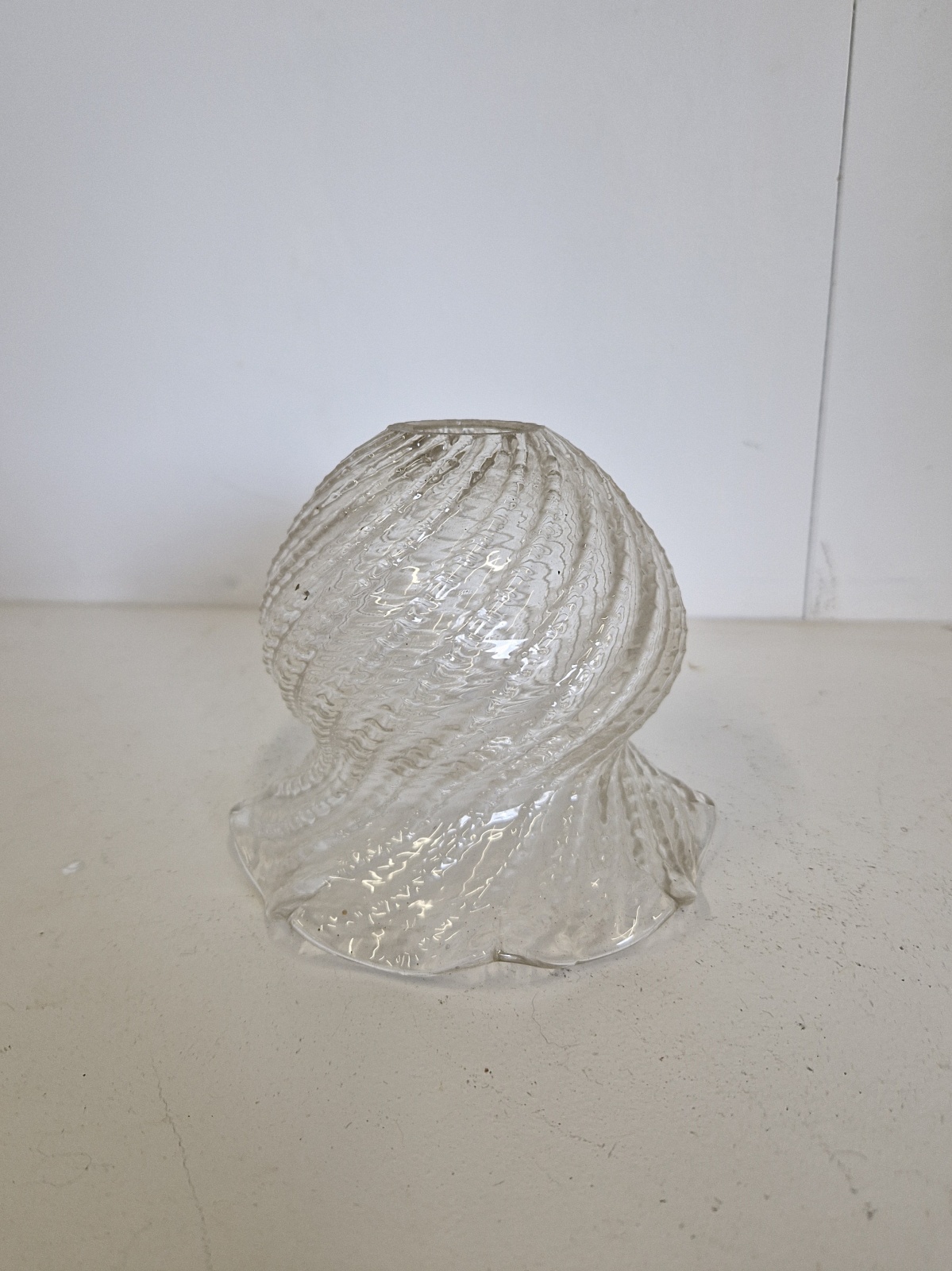 Cut-Glass Swirl Lampshade