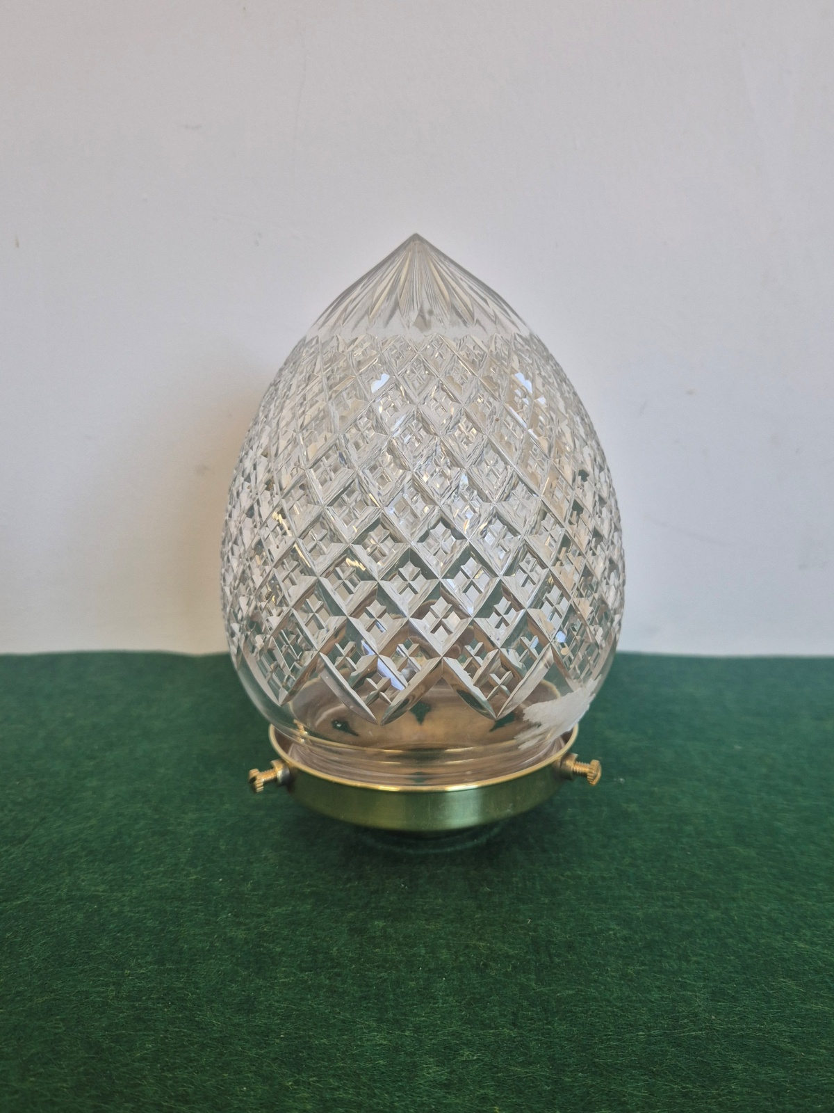 Good Cut-glass 'Pineapple' Lampshade | England c.1910