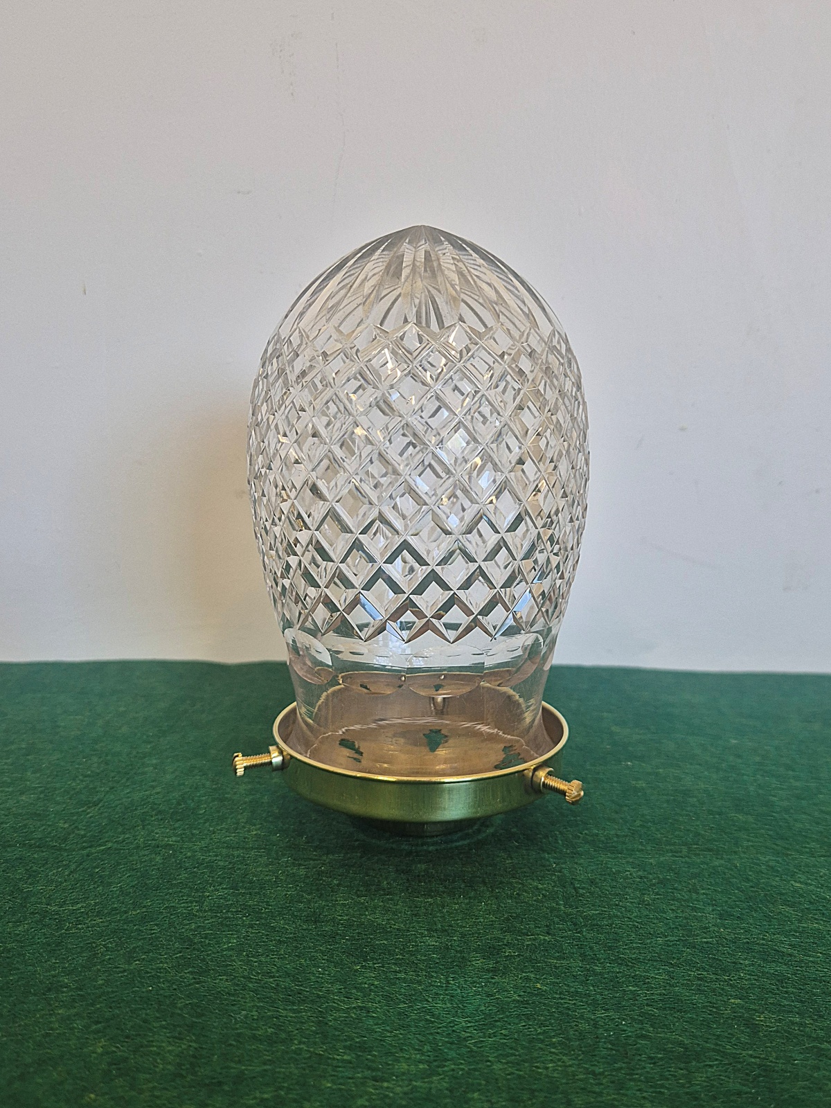 Good Cut-glass 'Pineapple' Lampshade | England c.1910