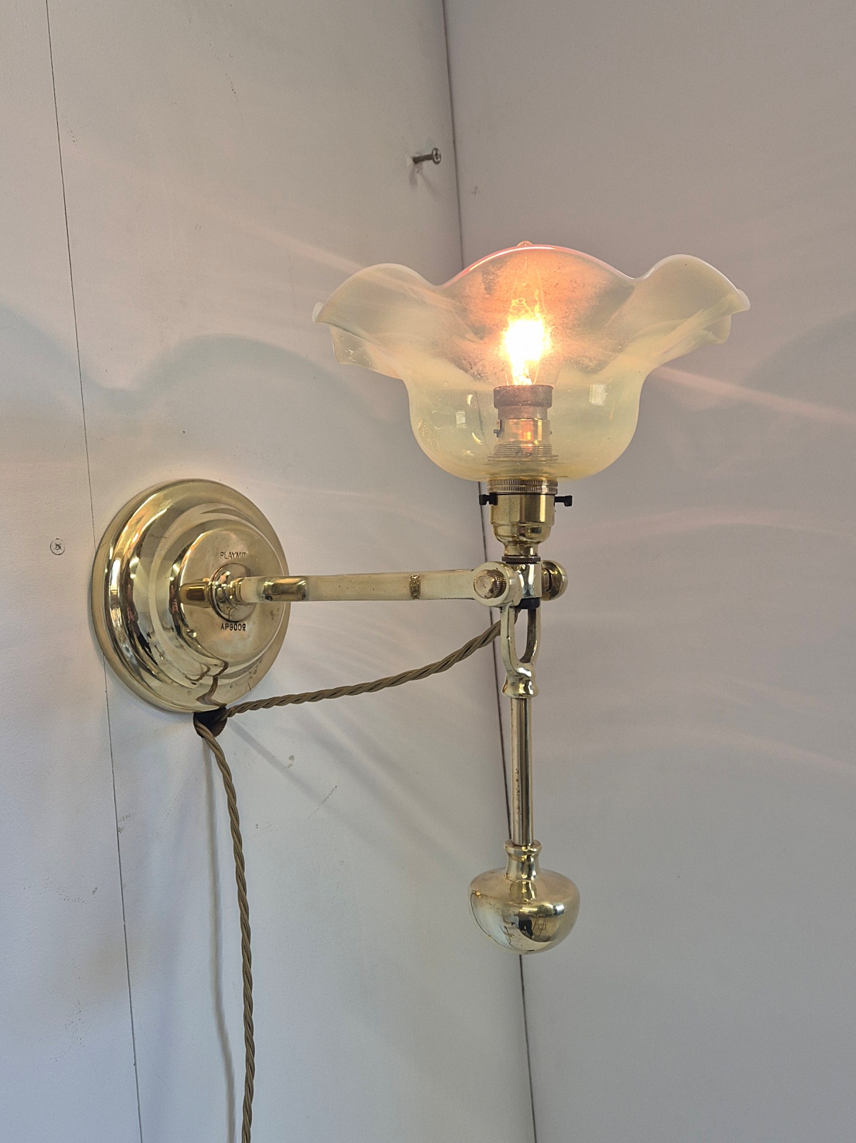 Playmit | 2 x Pairs (4) Cast Brass "Gimbal" Table or Wall Lamps | England c.1915 - Image 2