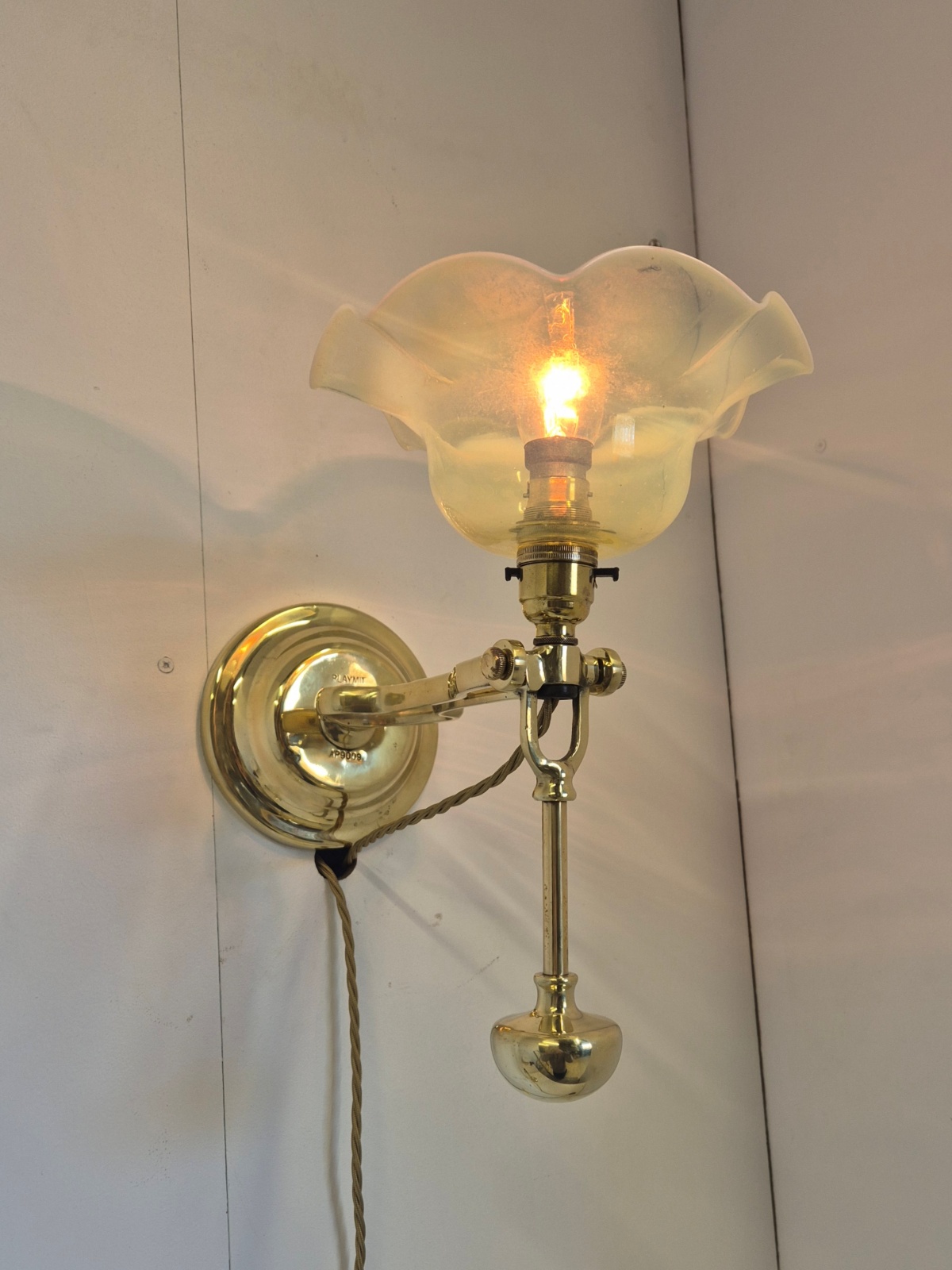 Playmit | 2 x Pairs (4) Cast Brass "Gimbal" Table or Wall Lamps | England c.1915 - Image 6