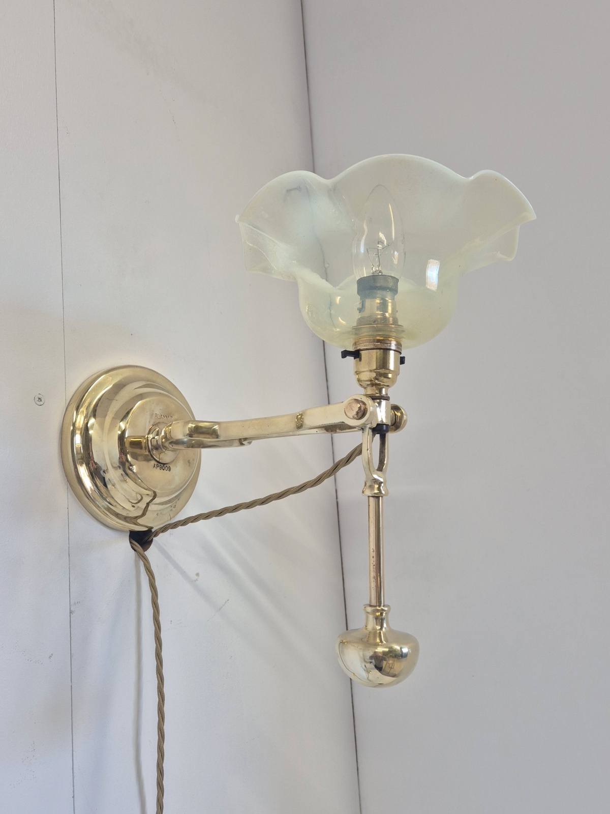 Playmit | 2 x Pairs (4) Cast Brass "Gimbal" Table or Wall Lamps | England c.1915 - Image 7