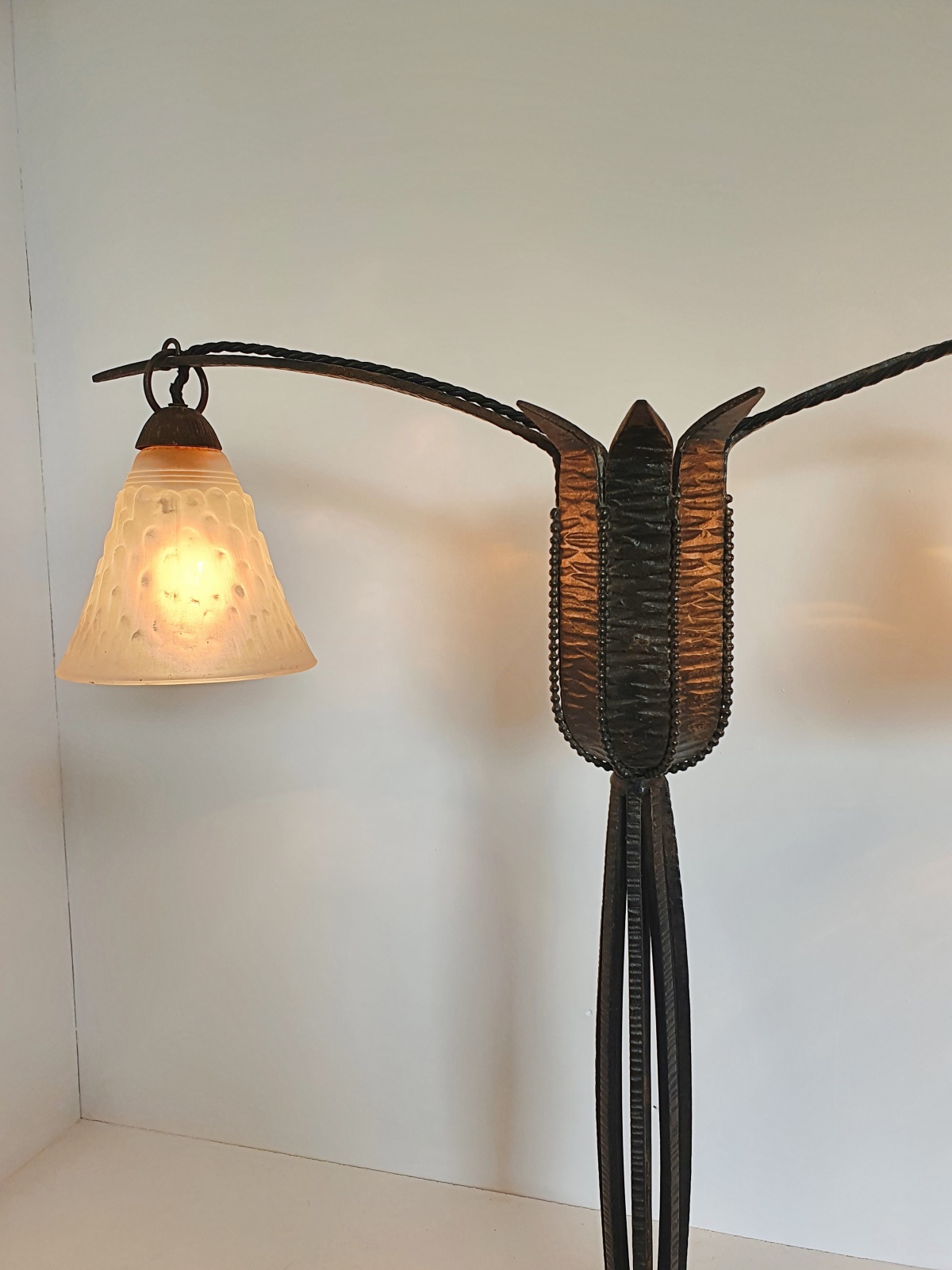 Marcel Vasseur & Muller Frères | Wrought Iron Art Deco Table Lamp | France c.1930 - Image 7