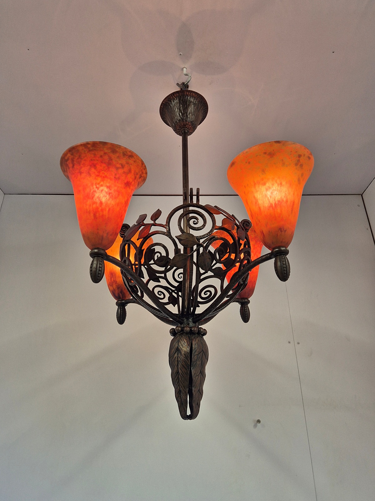 Edgar Brandt & Daum Frères | French Art Deco Wrought-Iron and "Pâte-de-Verre" Chandelier | France c. 1925 - Image 6