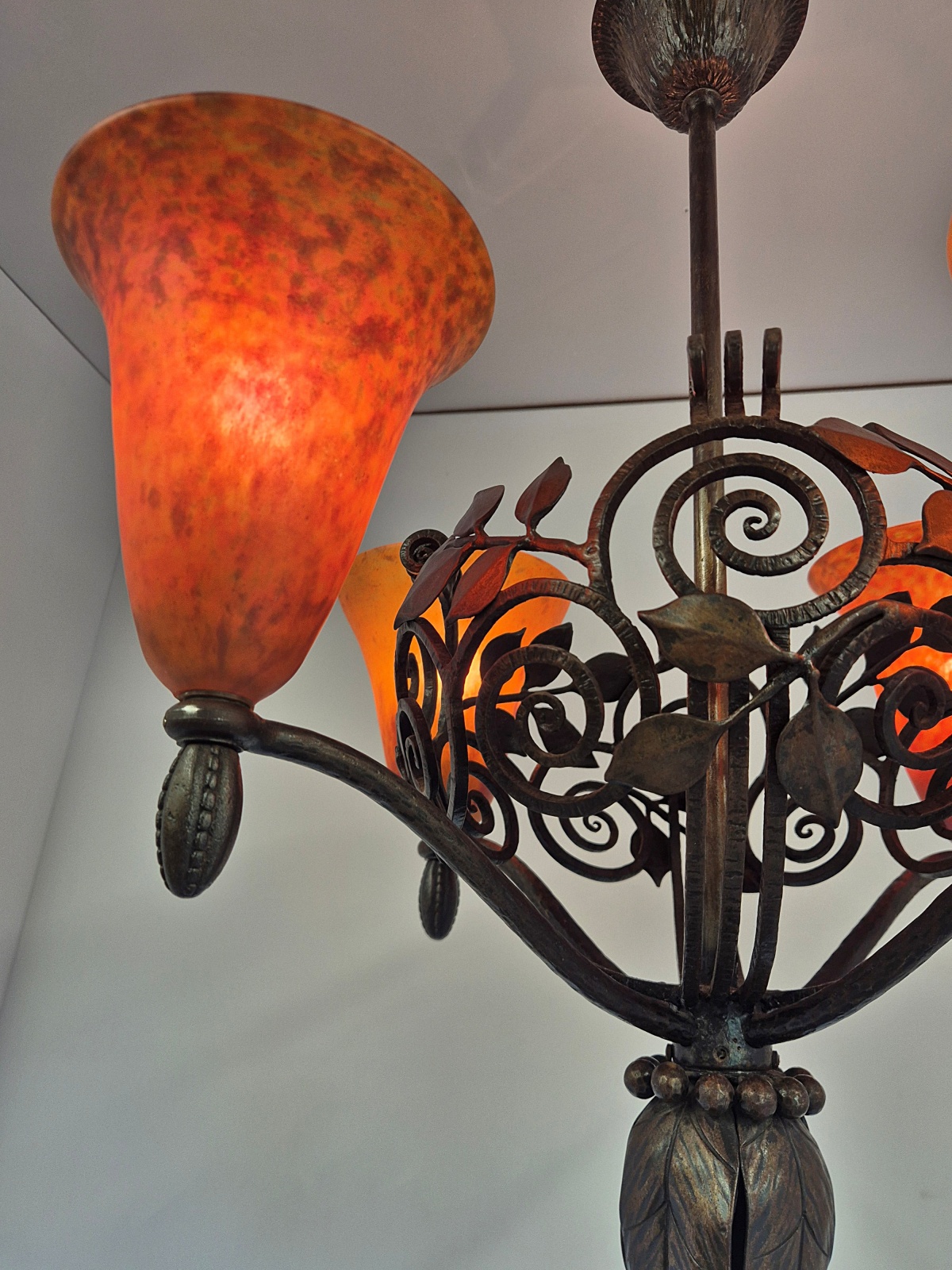 Edgar Brandt & Daum Frères | French Art Deco Wrought-Iron and "Pâte-de-Verre" Chandelier | France c. 1925 - Image 12