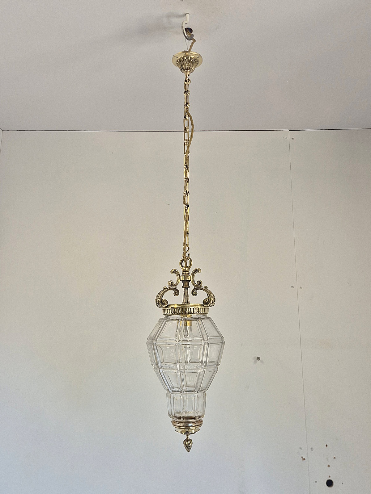 Style of Escaré & Danelle | 2 Brass 'Versailles' Prism Lanterns | England Early c.20th - Image 3