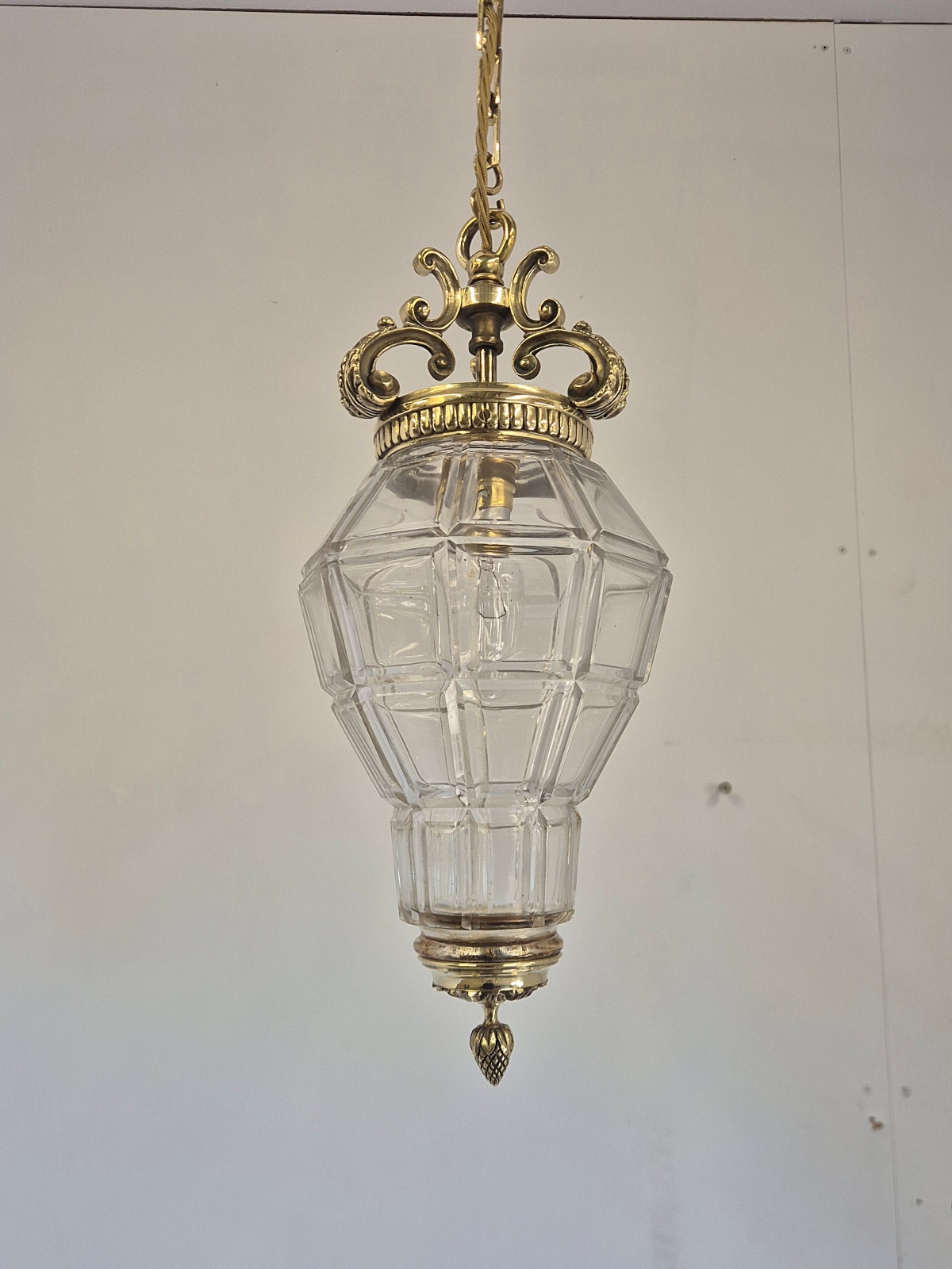 Style of Escaré & Danelle | 2 Brass 'Versailles' Prism Lanterns | England Early c.20th - Image 7