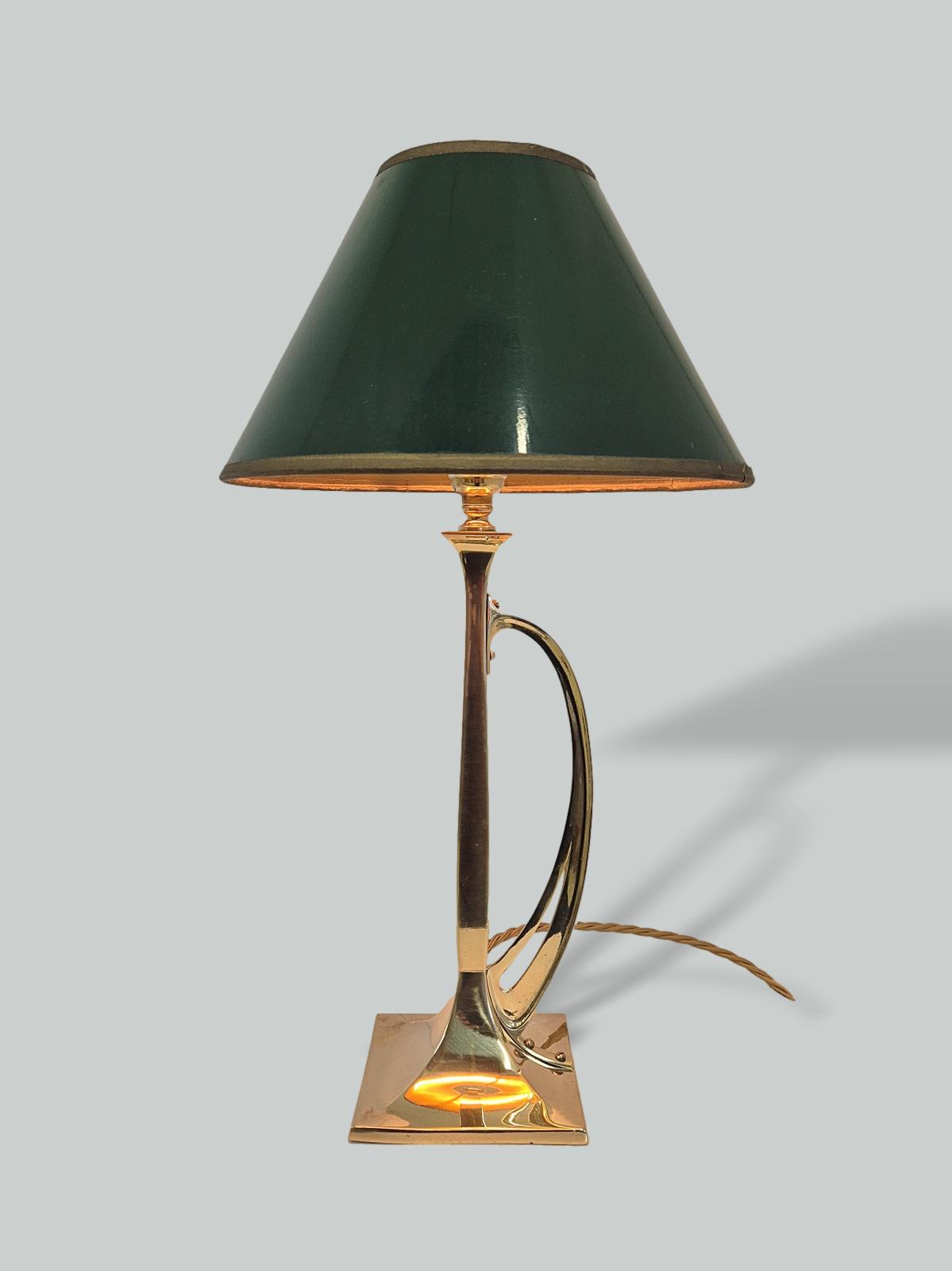 Unsigned | Art Nouveau "Chamberstick" Table Standard | England Early c.20th