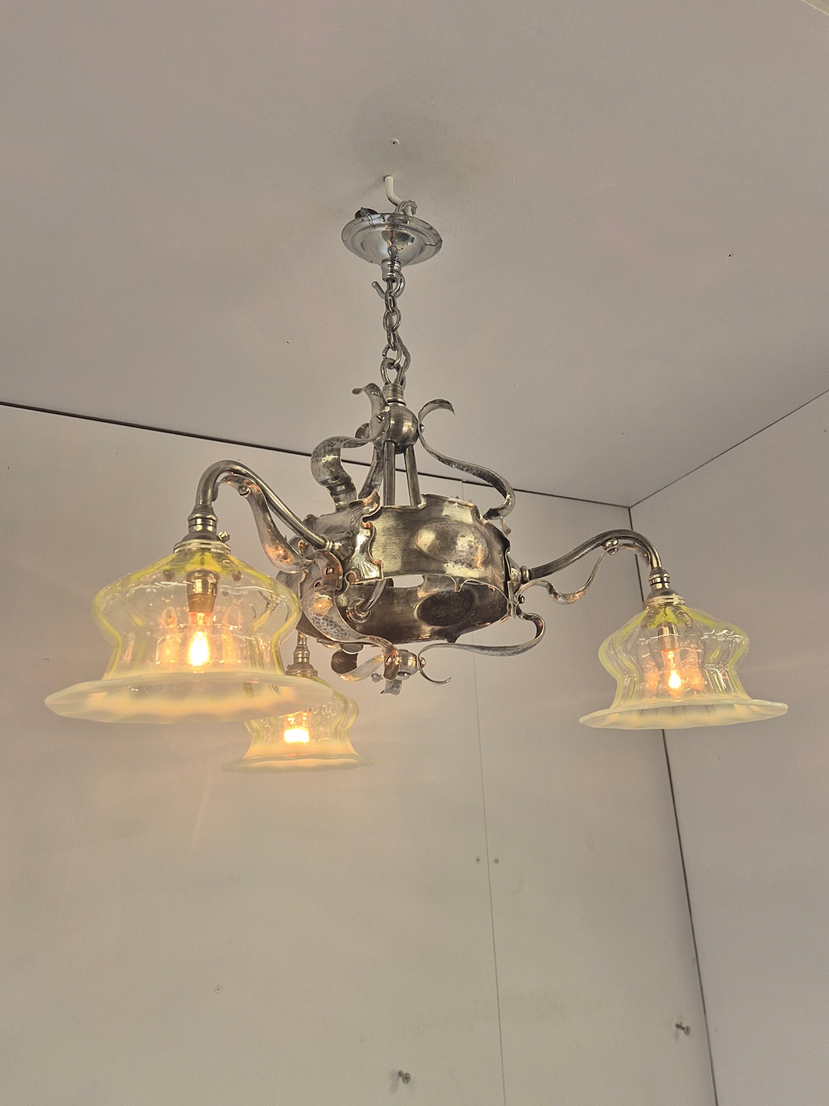 Unsigned | Silver-plated Arts & Crafts Elelectrolier | England c.1900 - Image 7