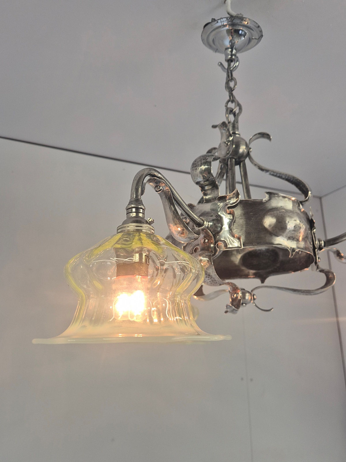 Unsigned | Silver-plated Arts & Crafts Elelectrolier | England c.1900 - Image 9