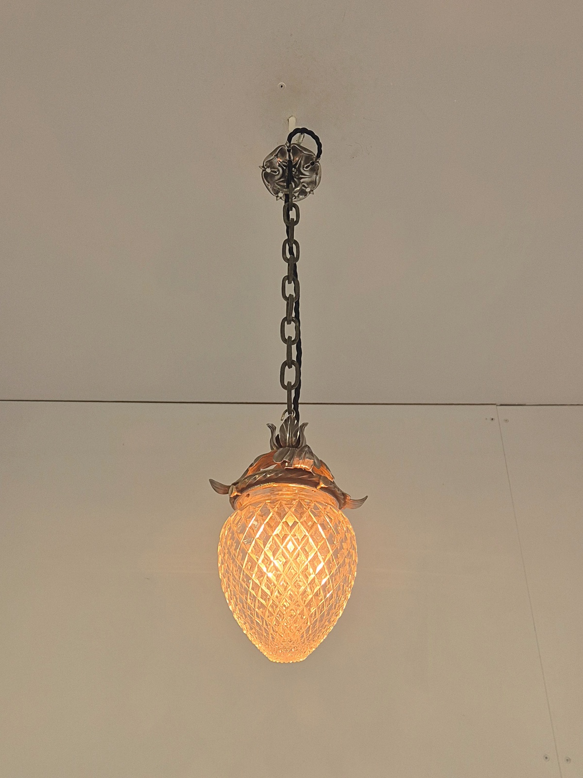 Unsigned | Cut-glass Pineapple Lantern | England c.1900 - Image 3