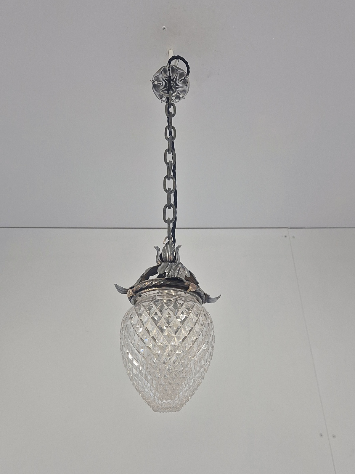 Unsigned | Cut-glass Pineapple Lantern | England c.1900 - Image 4