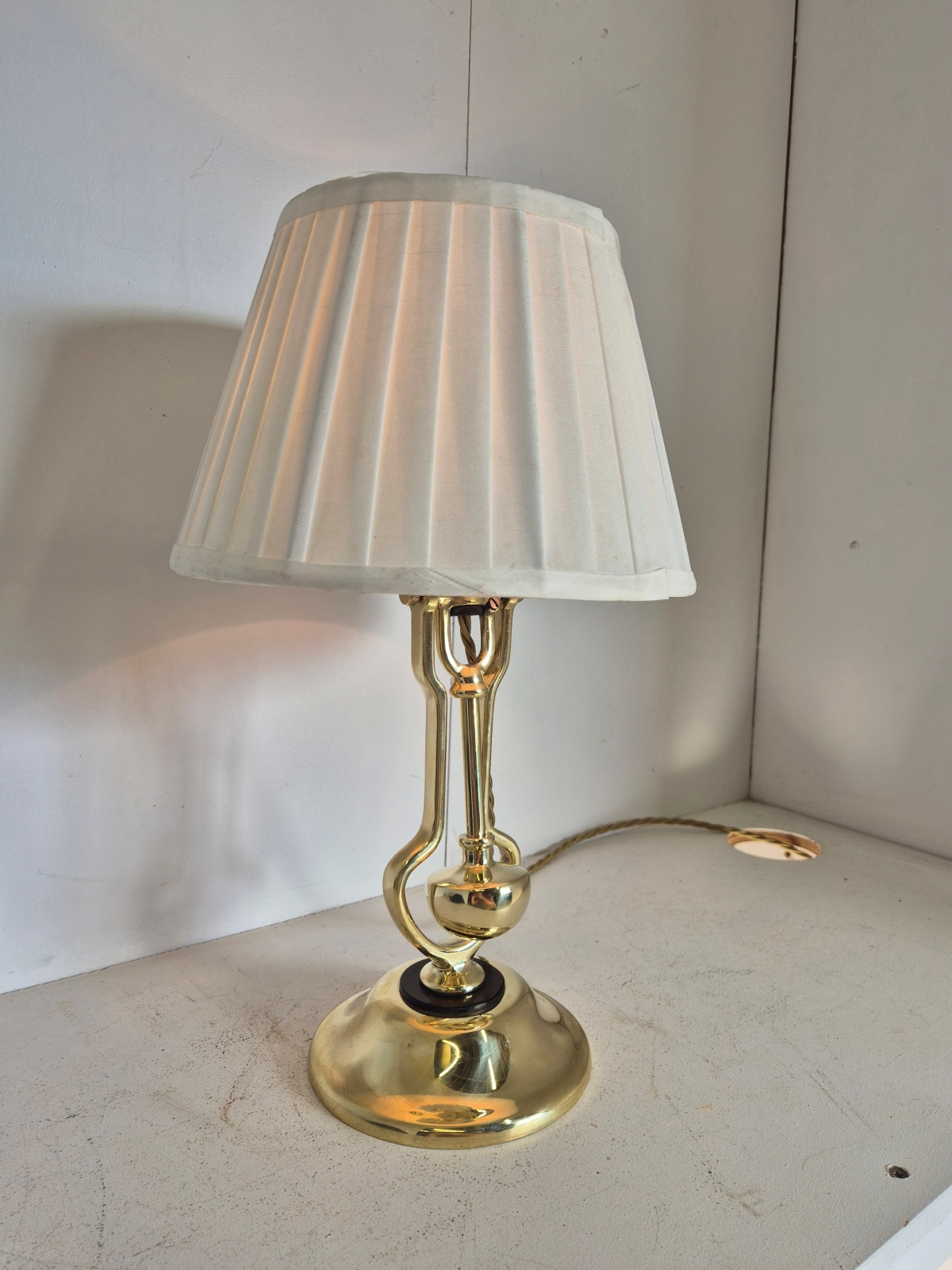 Attributed Playmit | Cast Brass "Gimbal" Table or Wall Lamp | England c.1915 - Image 3